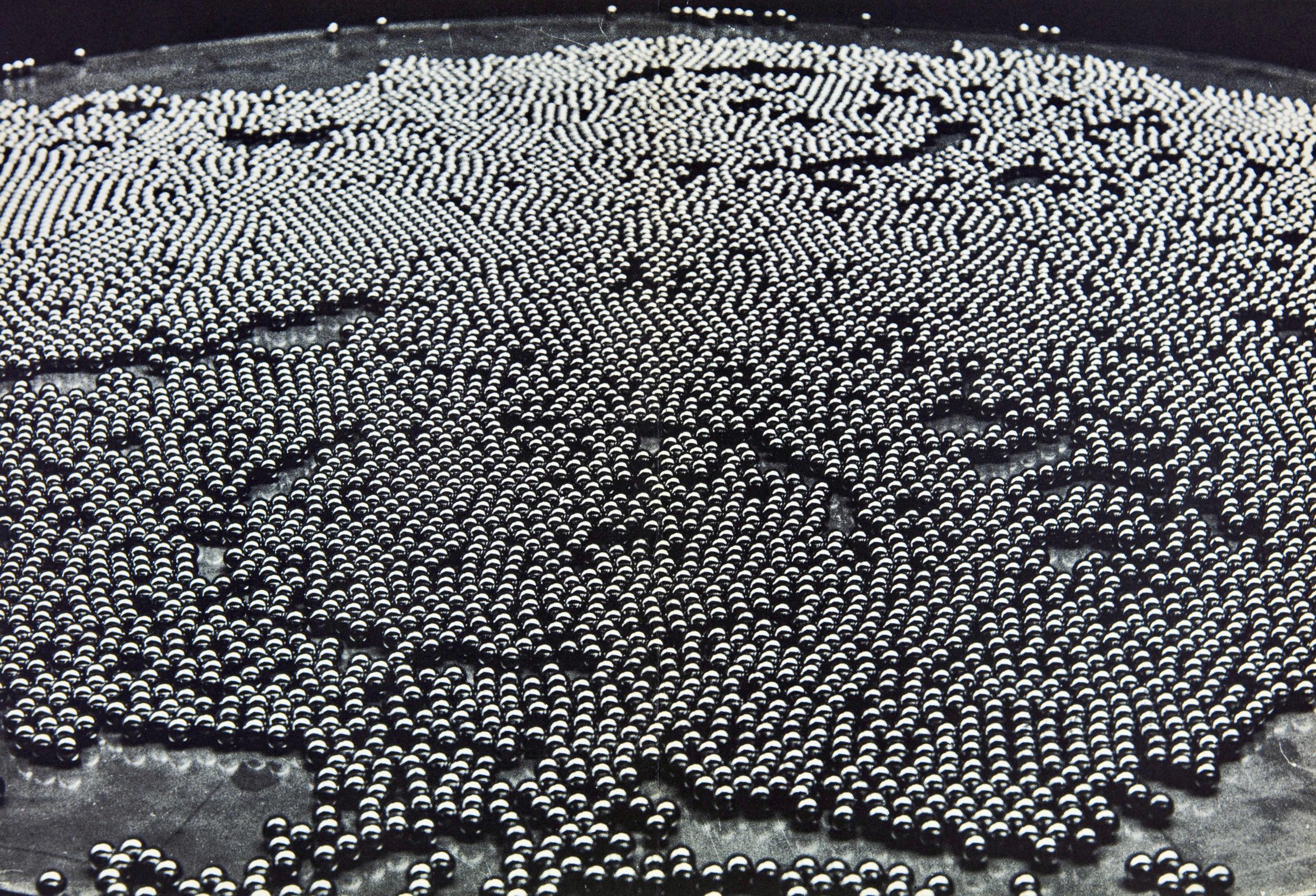 Bury, Cinétisation, Derrière le miroir (après)