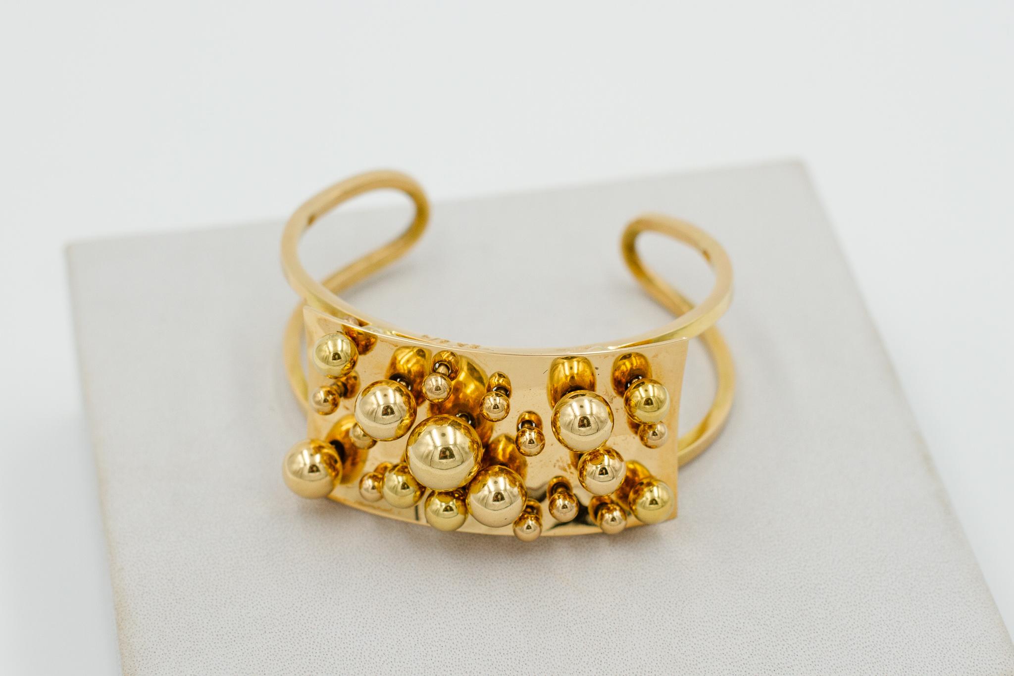 Pol Bury Gelbgold kinetisches Armband „Spheres“ 1985 (Moderne) im Angebot