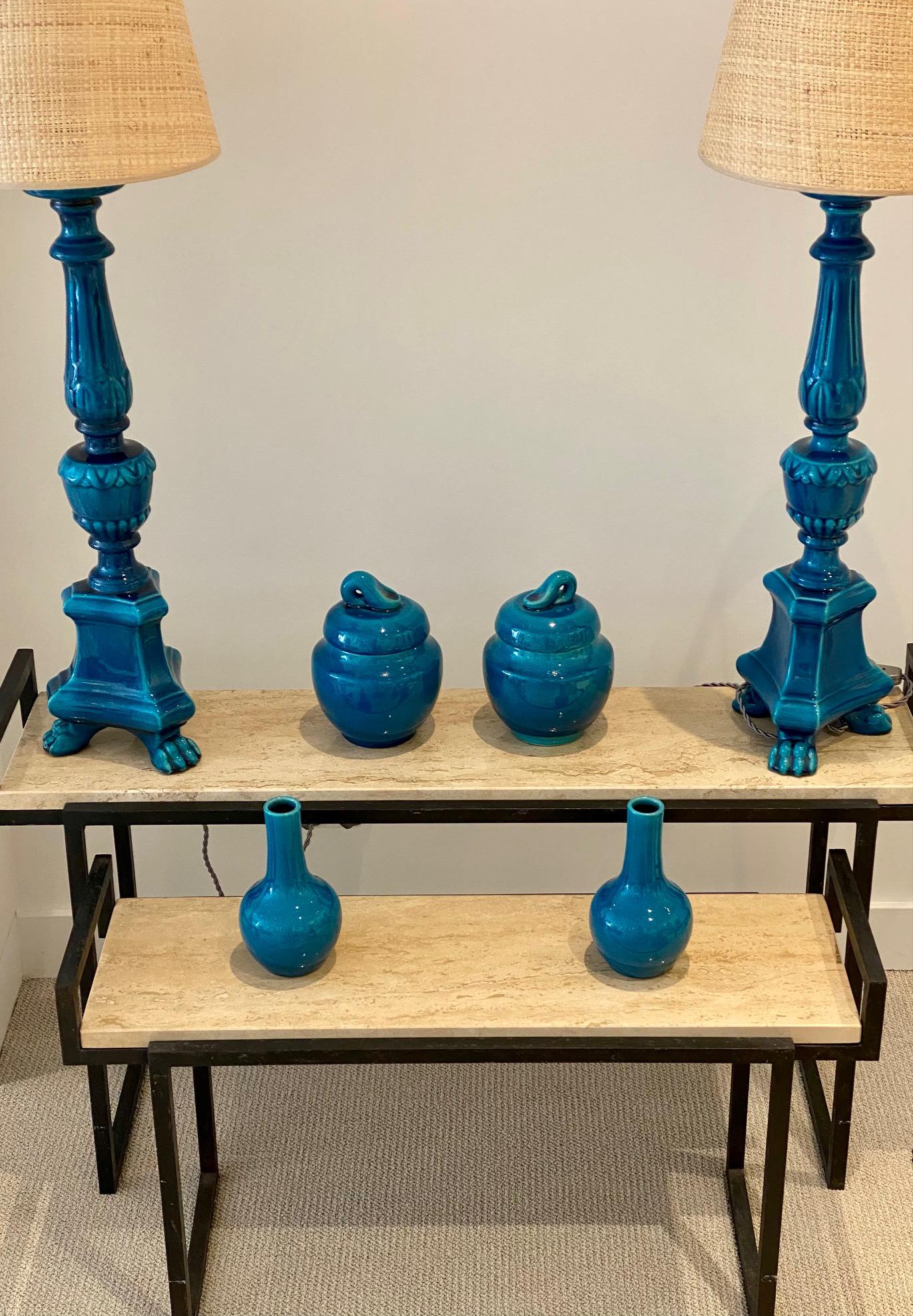Pol Chambost 1970 Coppia di piccoli vasi in ceramica blu in vendita 2