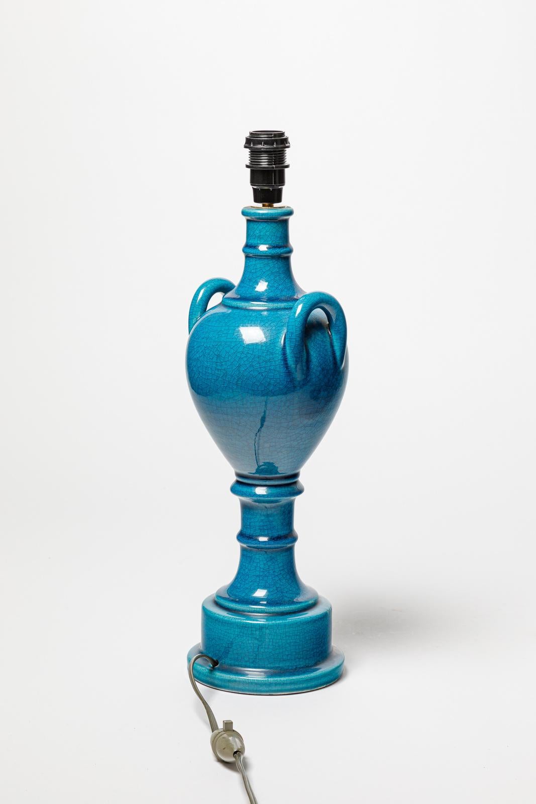 20ième siècle Pol Chambost 20TH CENTURY DESIGN lampe à poser en céramique médicis bleue 1960 37 cm en vente
