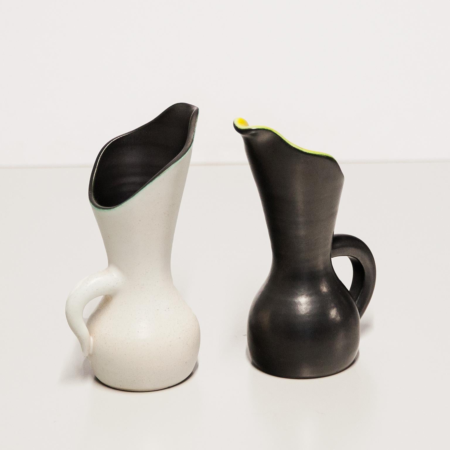 Pol Chambost ceramic pitcher model 898 model, circa 1950, France.
Black yellow and white black enamelled stoneware.
Very good original condition.
Bibliography: Pol Chambost, Sculpteur-Ceramiste 1906-1983, Somogy Editions d’Arts, similar model.