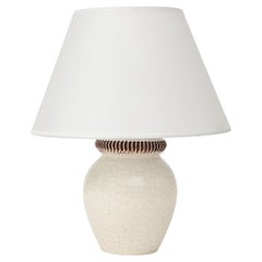 Pol Chambost, Elfenbeinfarbene Crackle-Keramiklampe, Frankreich, um 1930