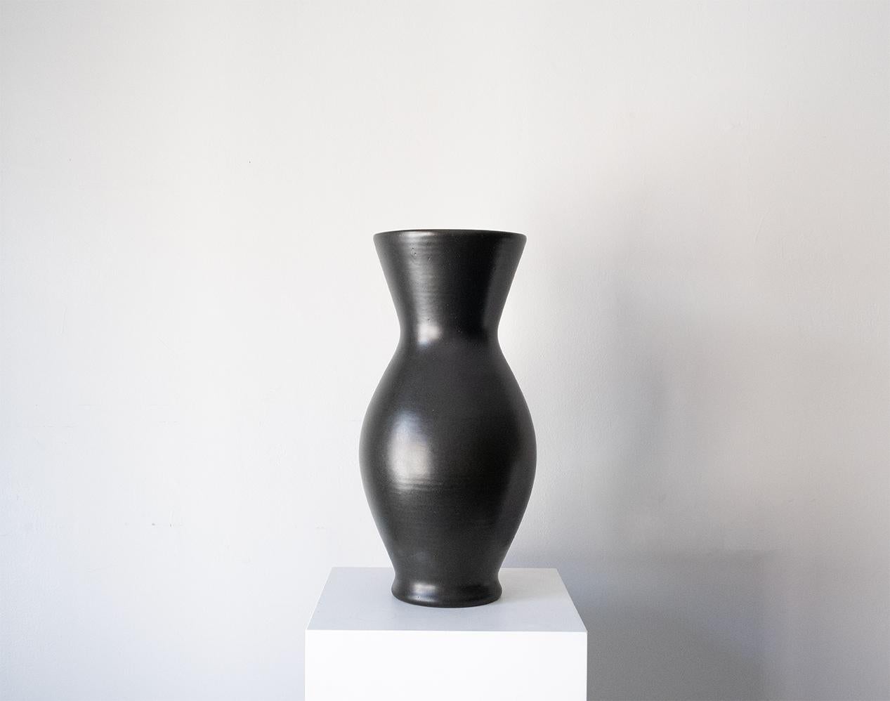 Pol CHAMBOST (1906-1983)

Rare vase émaillé noir 