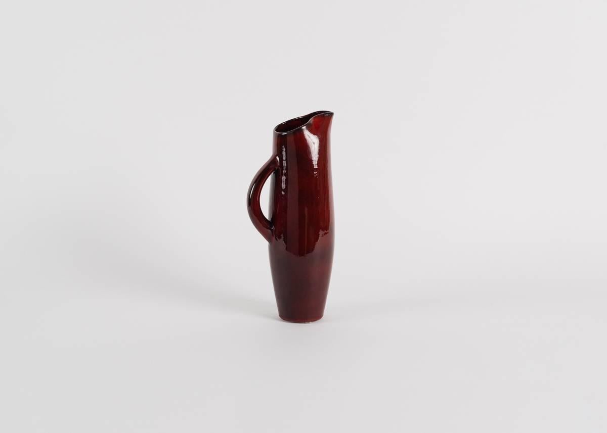 Pol Chambost, Pitcher and Six Cups with Red and White Glaze, France, 1972 In Good Condition For Sale In New York, NY