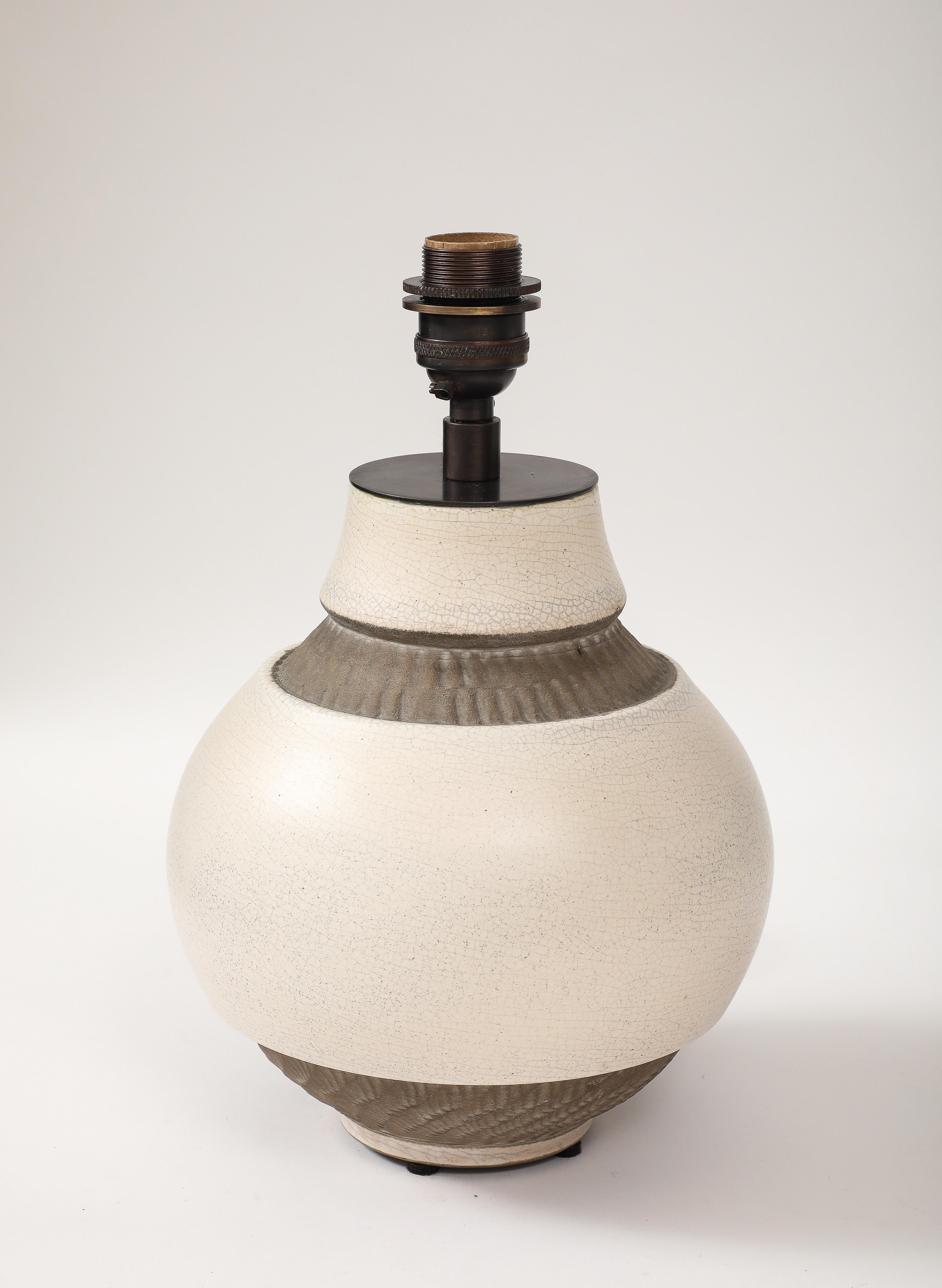 Pol Chambost Keramische Lampe weiß und braun, Frankreich, um 1930 im Angebot 3