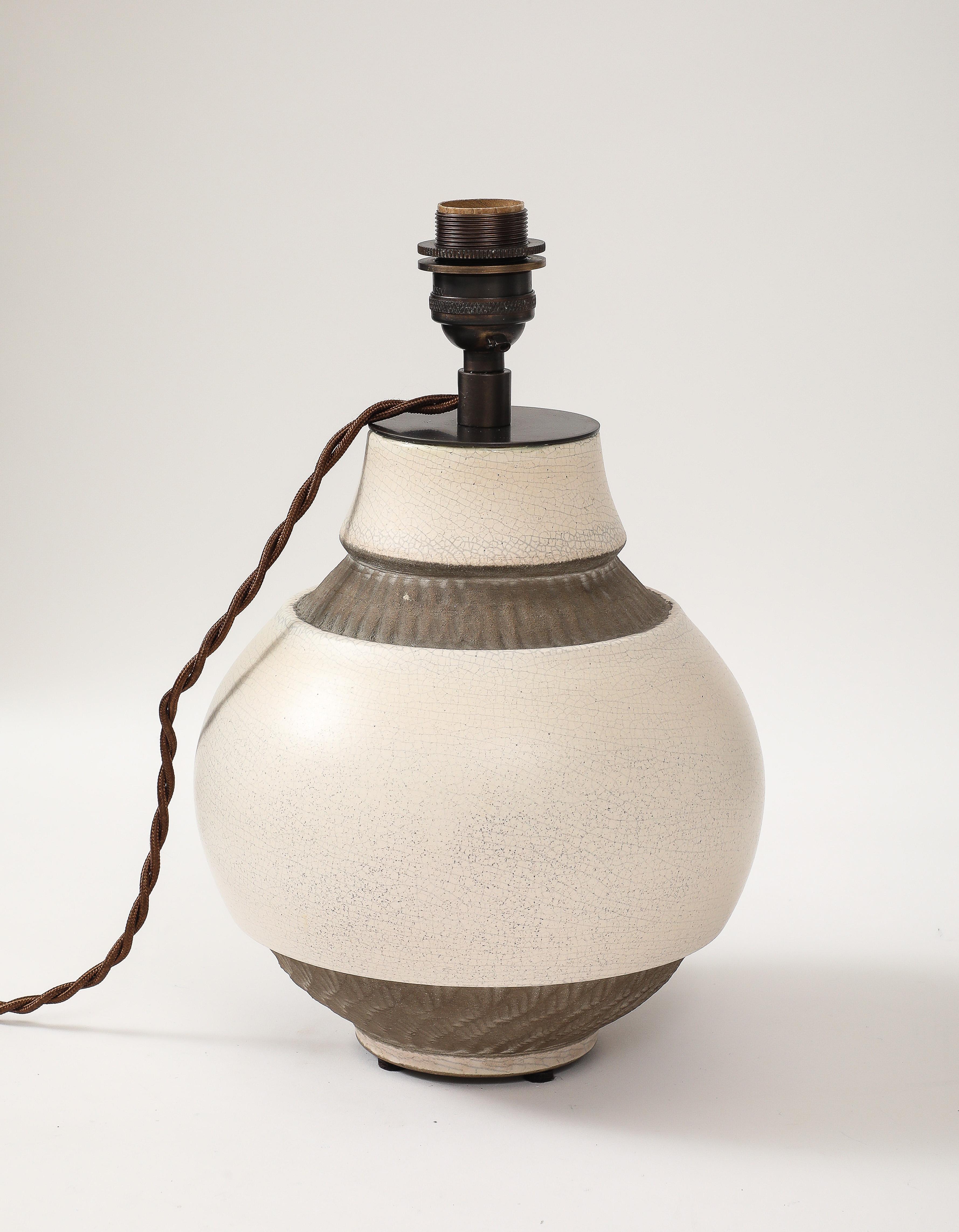 Pol Chambost Keramische Lampe weiß und braun, Frankreich, um 1930 im Angebot 1