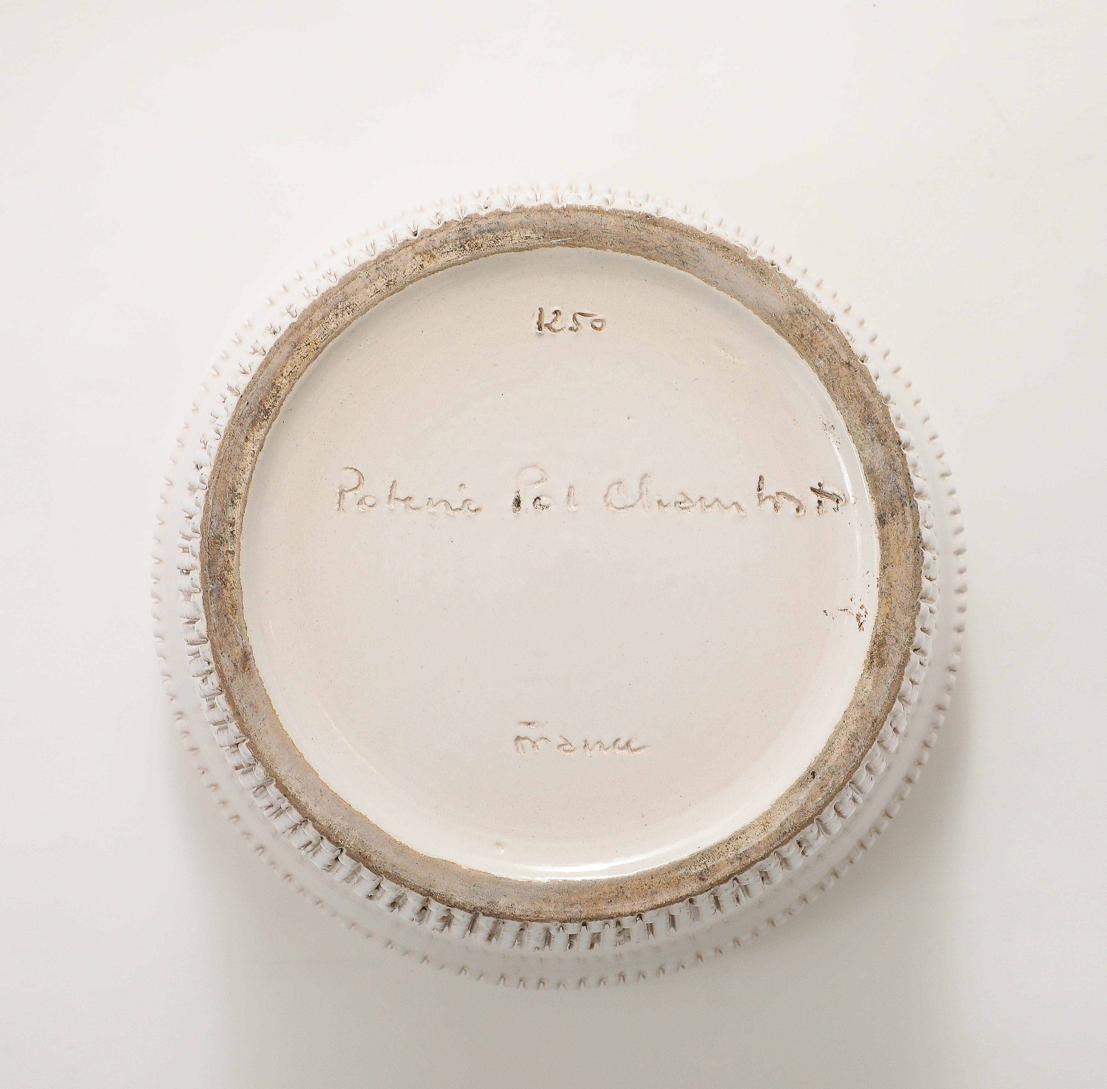 Weißes Pflanzgefäß auf einem Fuß von Pol Chambost, Frankreich, ca. 1930er Jahre, signiert, Nr. im Angebot 4