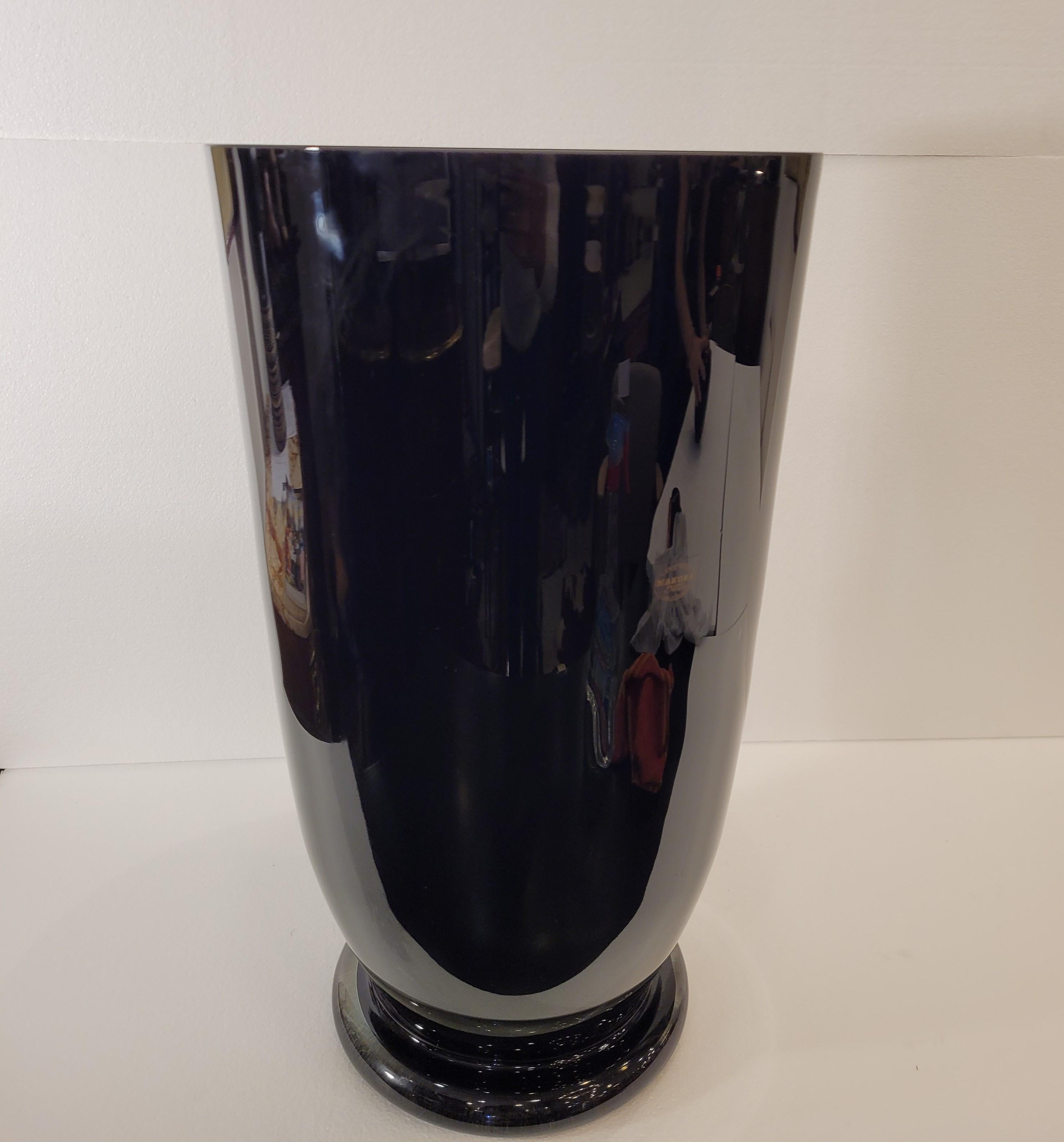 Poland Vintage Black Makora Glass Vase, 70s. label For Sale 6