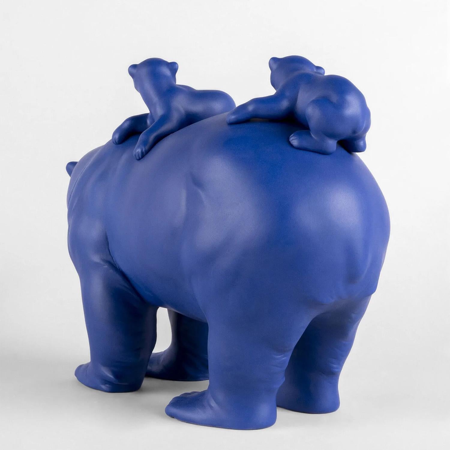 Fait main Sculpture de la famille de l'ours polaire en vente