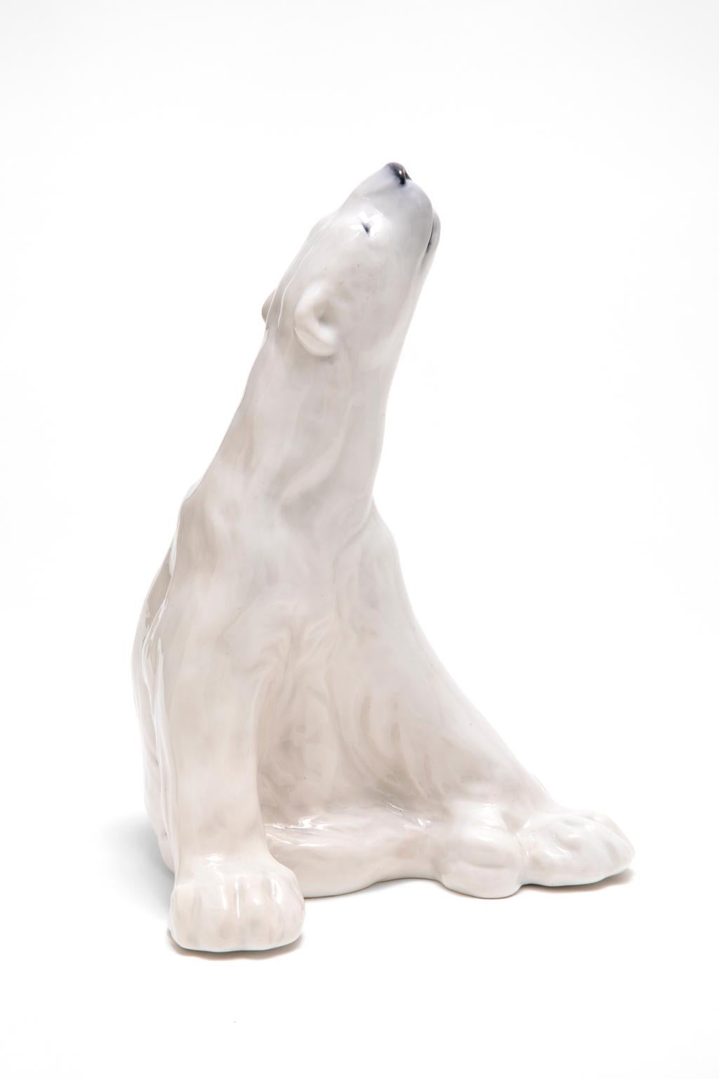 Figurine en porcelaine « POLAR BEAR » de Knut Khyn pour Royal Copenhagen  #825 Excellent état - En vente à Bloomfield Hills, MI
