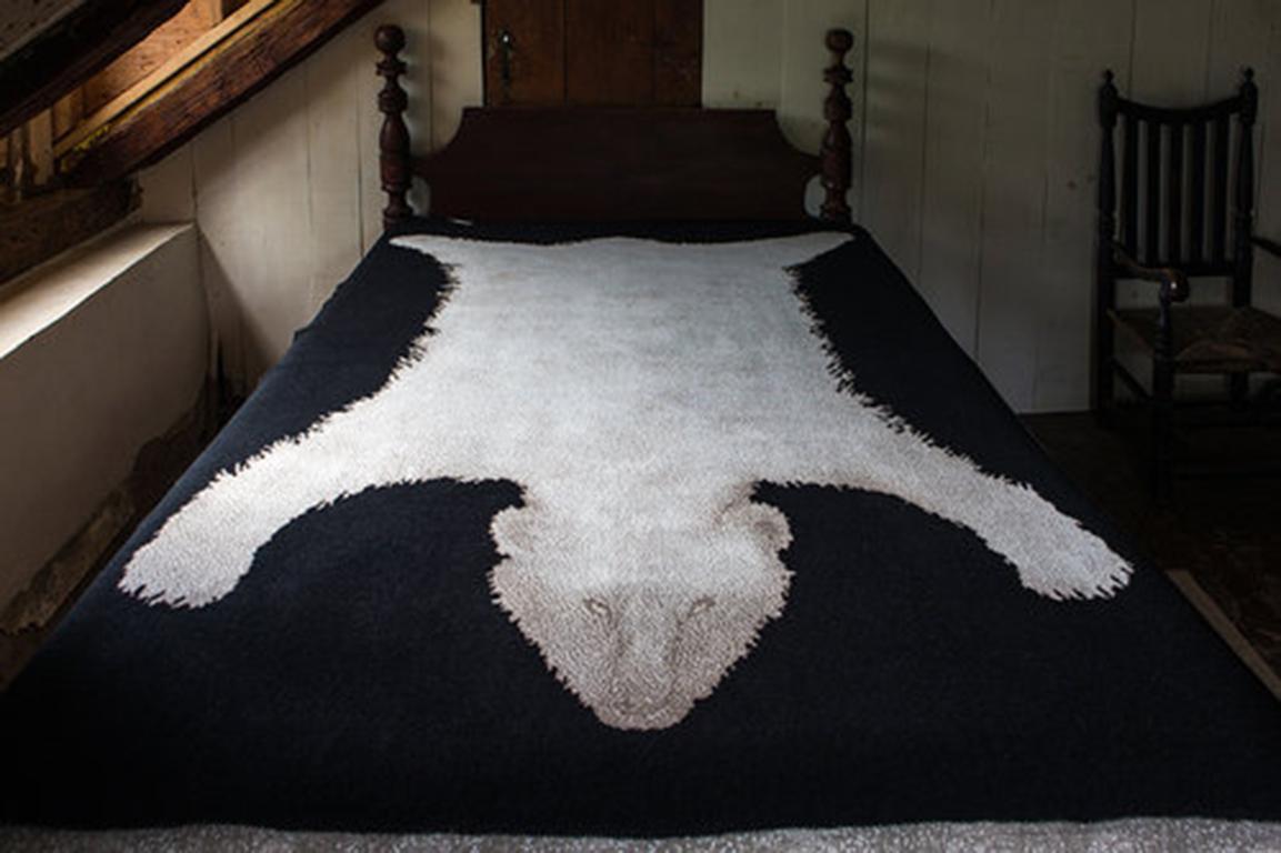 Polar Bear Rug Mongolian Cashmere Queen Size Blanket In New Condition For Sale In New York, NY
