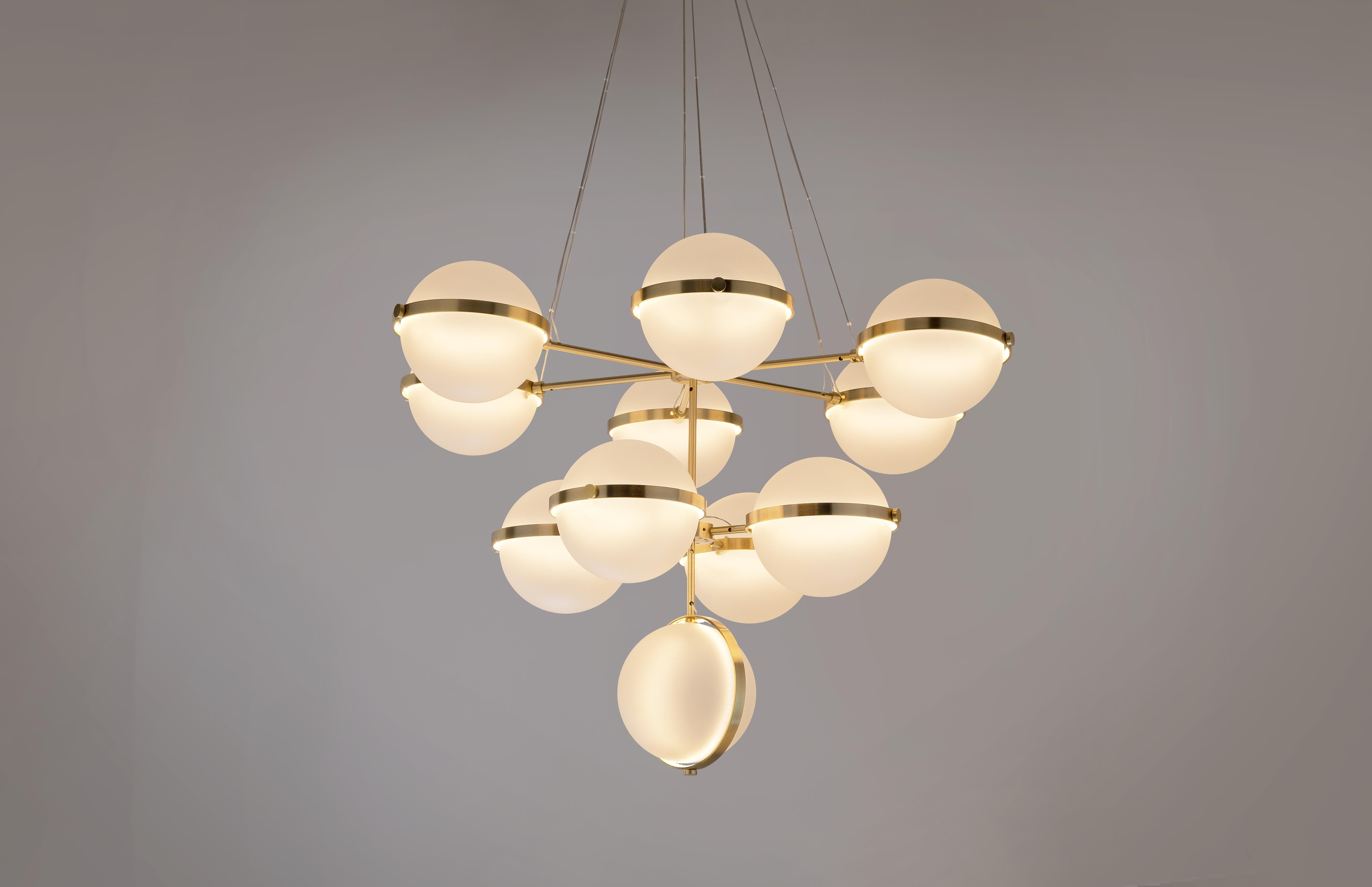 The Polaris TX 641 pendant belongs to the Flexus series by Baroncelli.

Flexus is a lighting system that comprises a palette of abstracted lines, curves and circles. Echoing the language of Modernist modular thinking, it captures the desire to