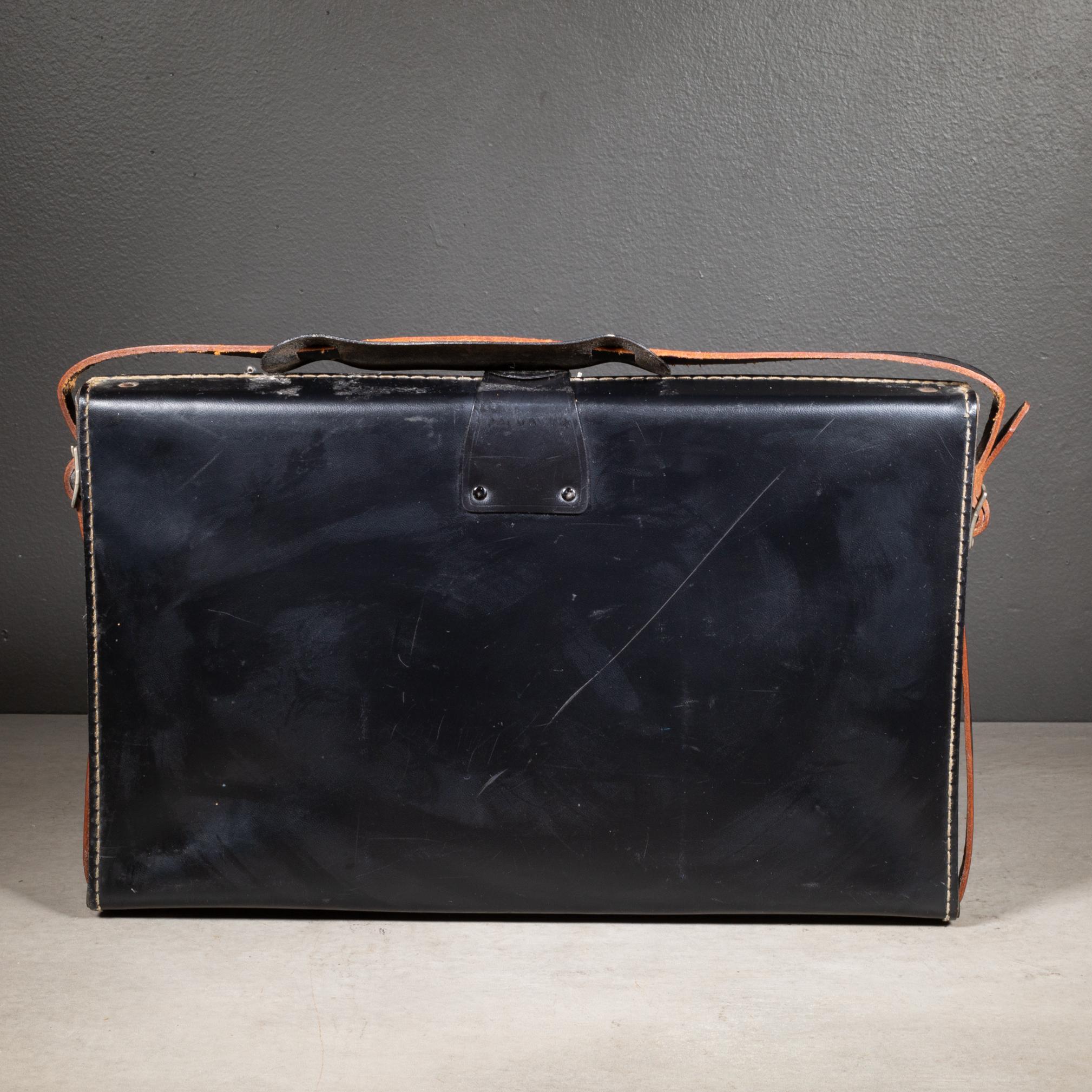 Polaroid 100 Land Camera and Leather Case c.1963-1966 For Sale 5