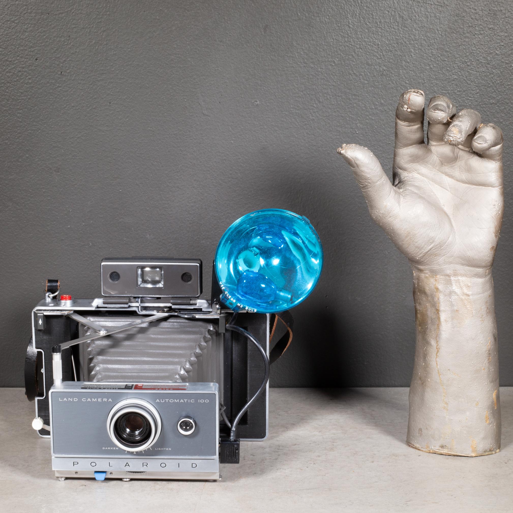 Polaroid 100 Land Camera and Leather Case c.1963-1966 For Sale 6