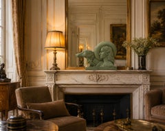 POLBERT Grande donna in terracotta francese Art Déco con levriero, 1920