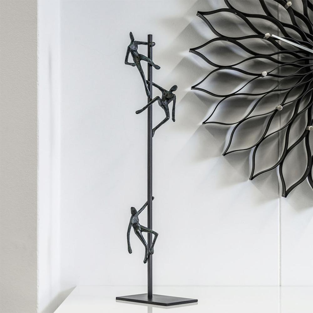 Pole Bronze Sculpture In New Condition For Sale In Paris, FR