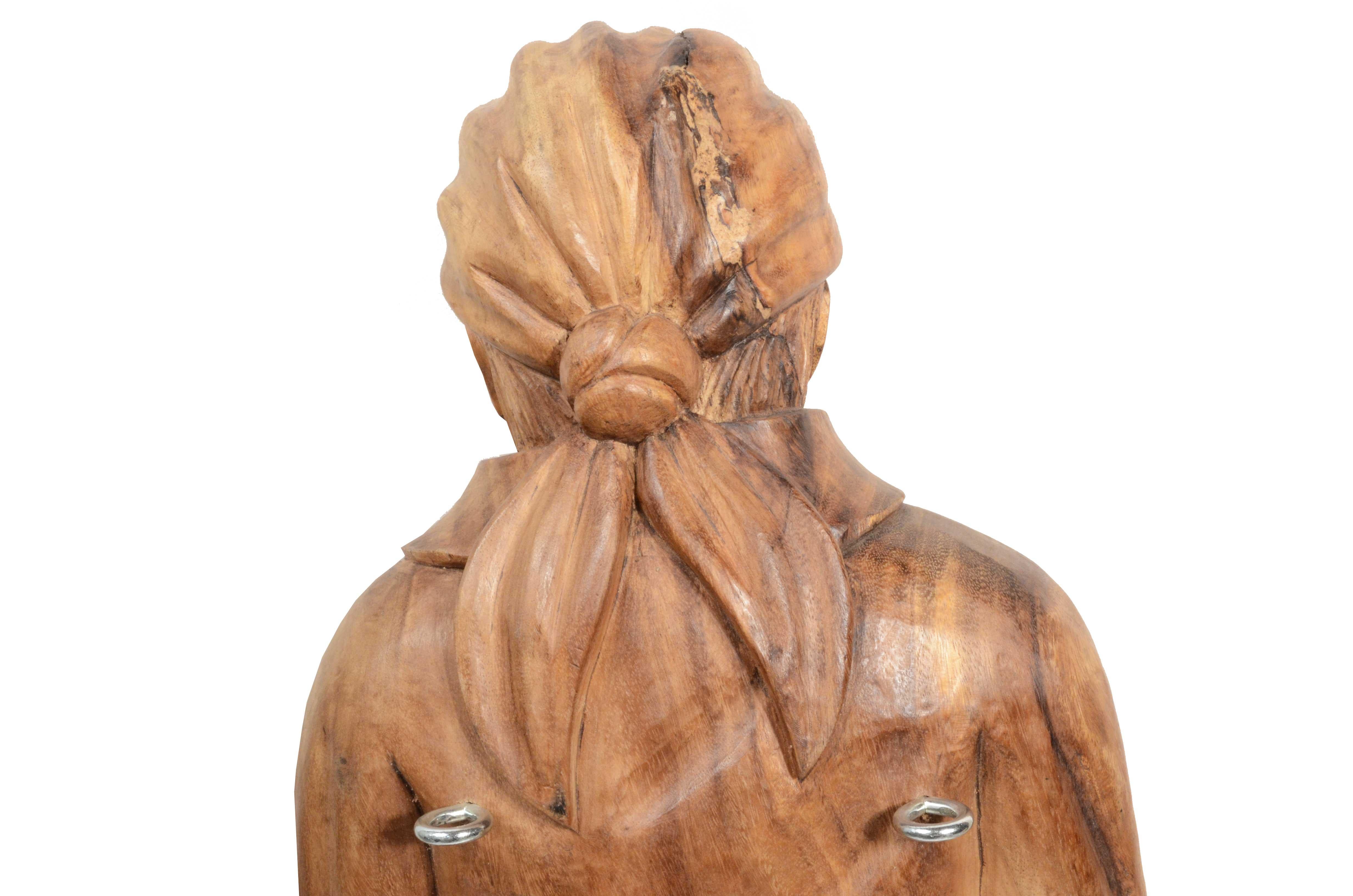 Polena Da Nave in Legno Di Castagno Raffigurante Capitan Uncino Italia XIX Sec. in vendita 6