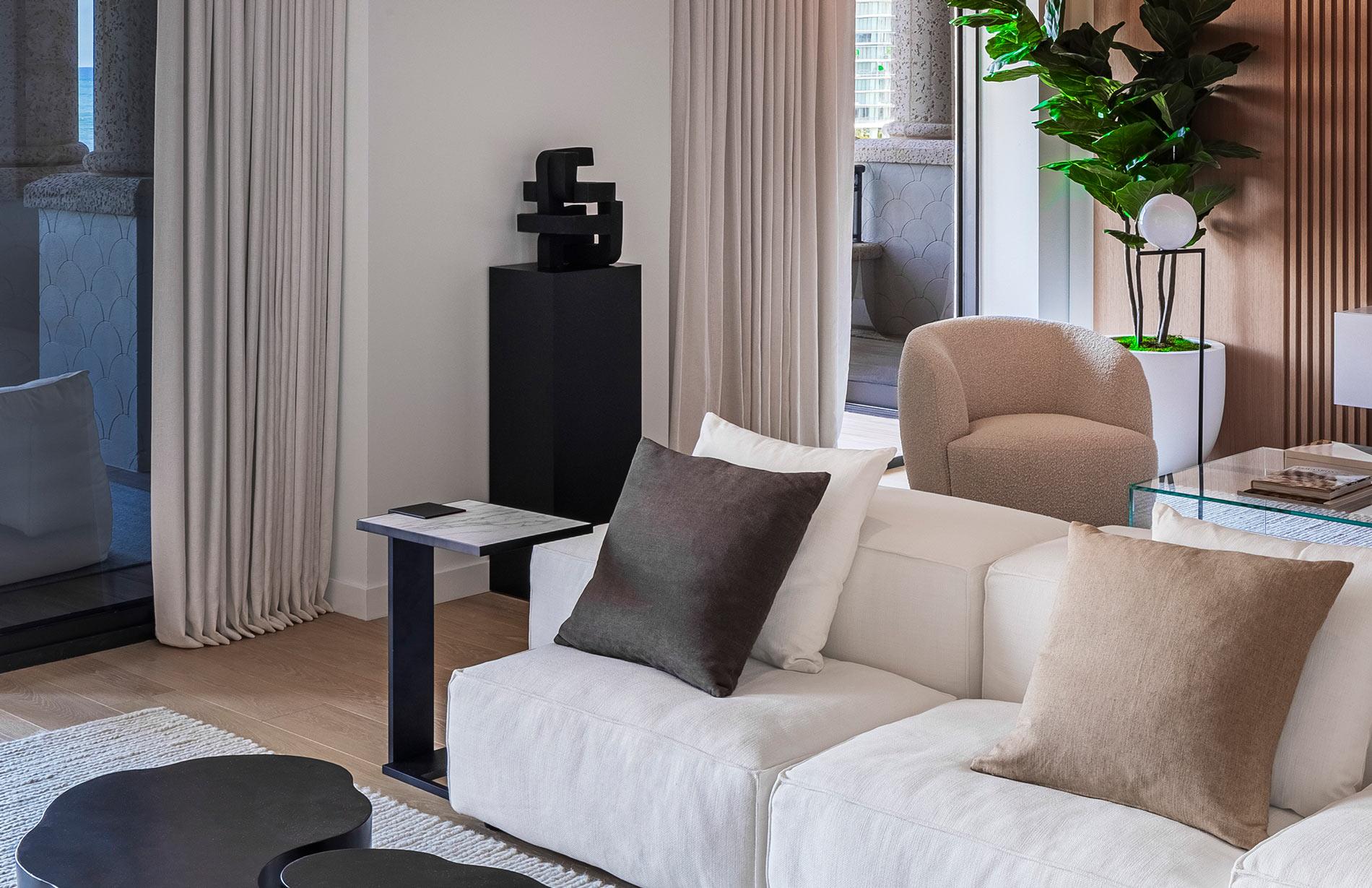 Poli Side Table For Sale 4