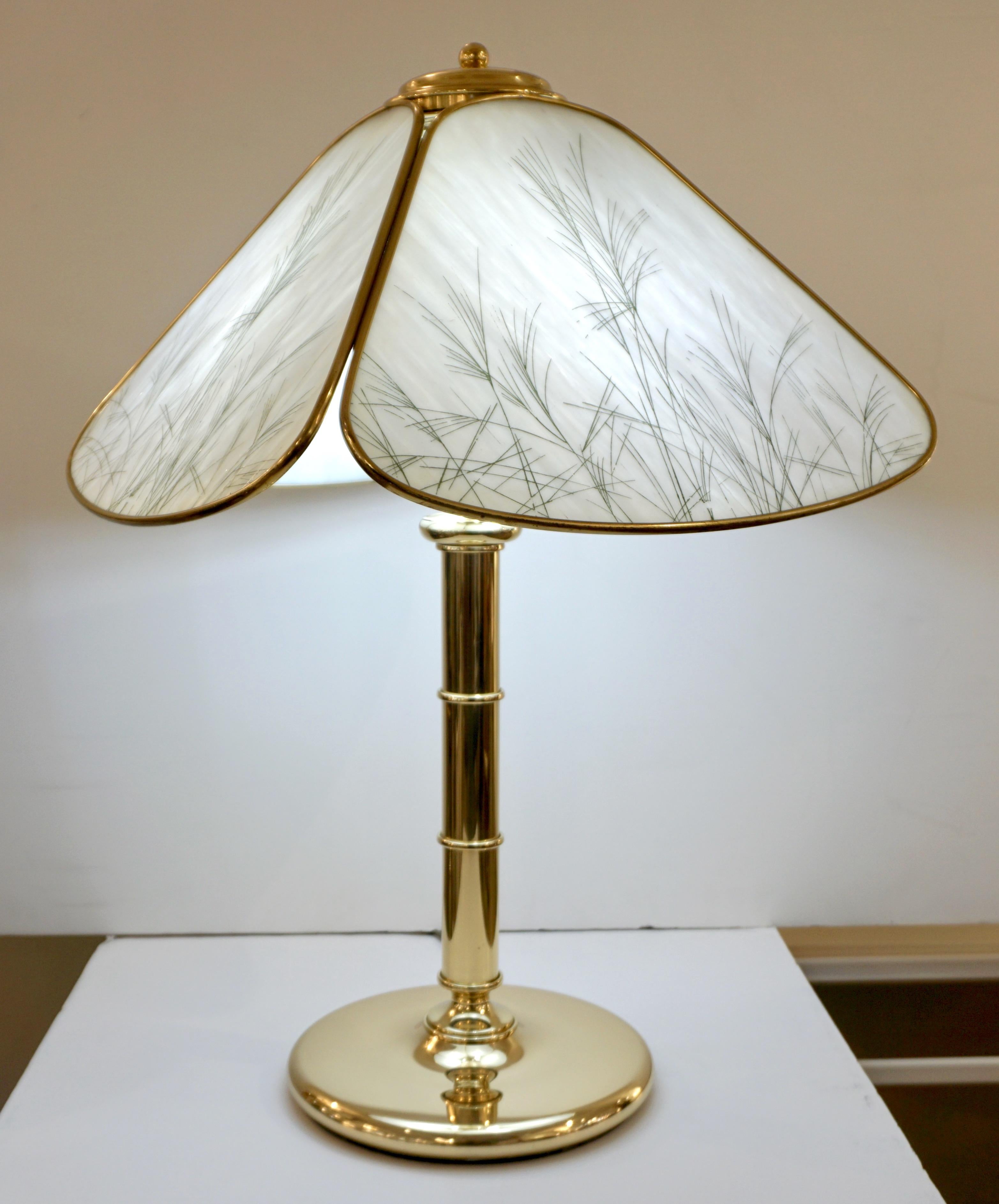 Poliarte 1960er Jahre Italienische Lampe aus cremeweißem Glas und Messing mit Federn, Schilf und Gras Dekor (Moderne der Mitte des Jahrhunderts) im Angebot