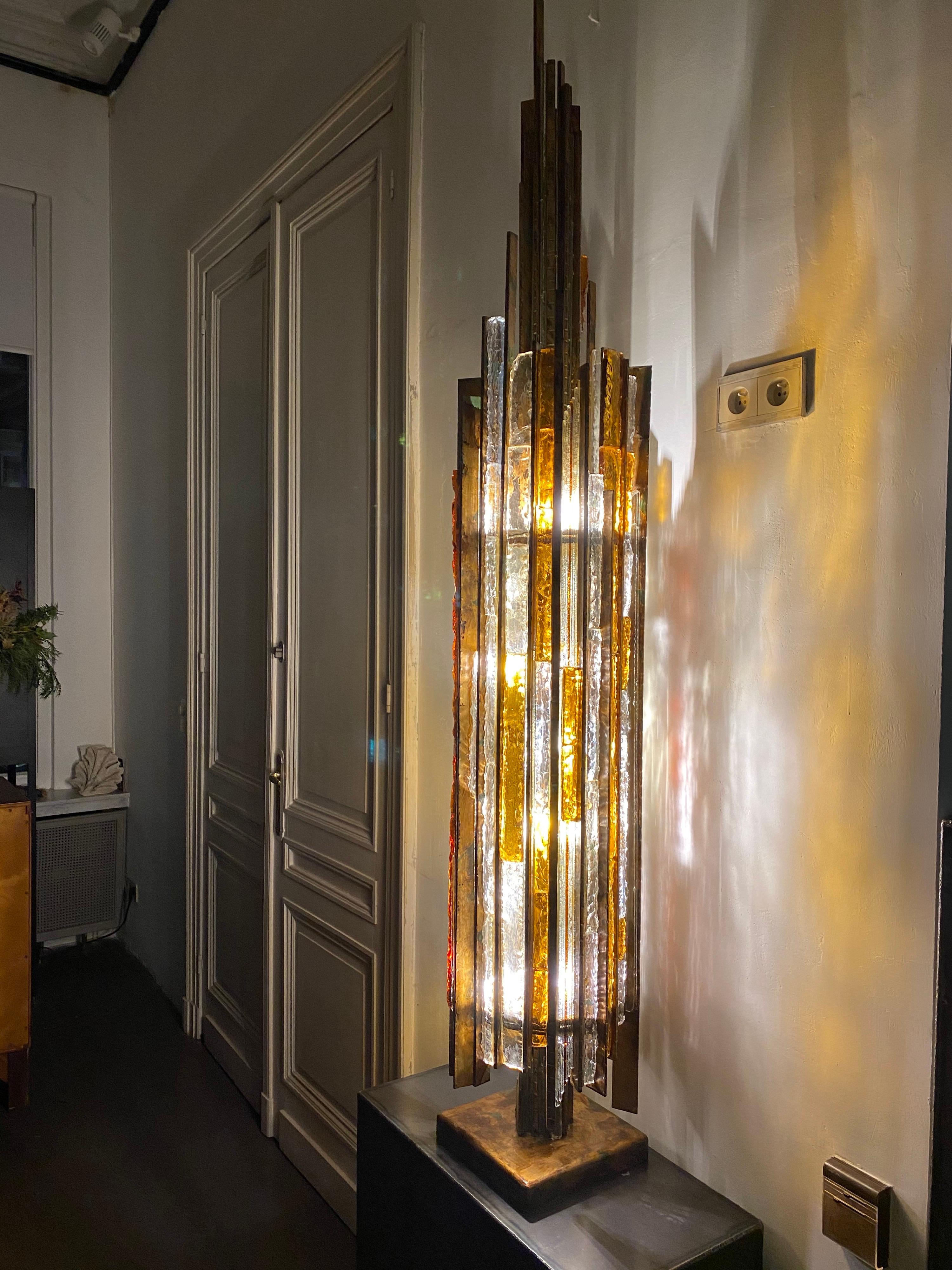 Poliarte Brutalist Bronze and Glass Life-Size Floor Lamp, 1970s by Albano Poli In Good Condition For Sale In Antwerp, BE