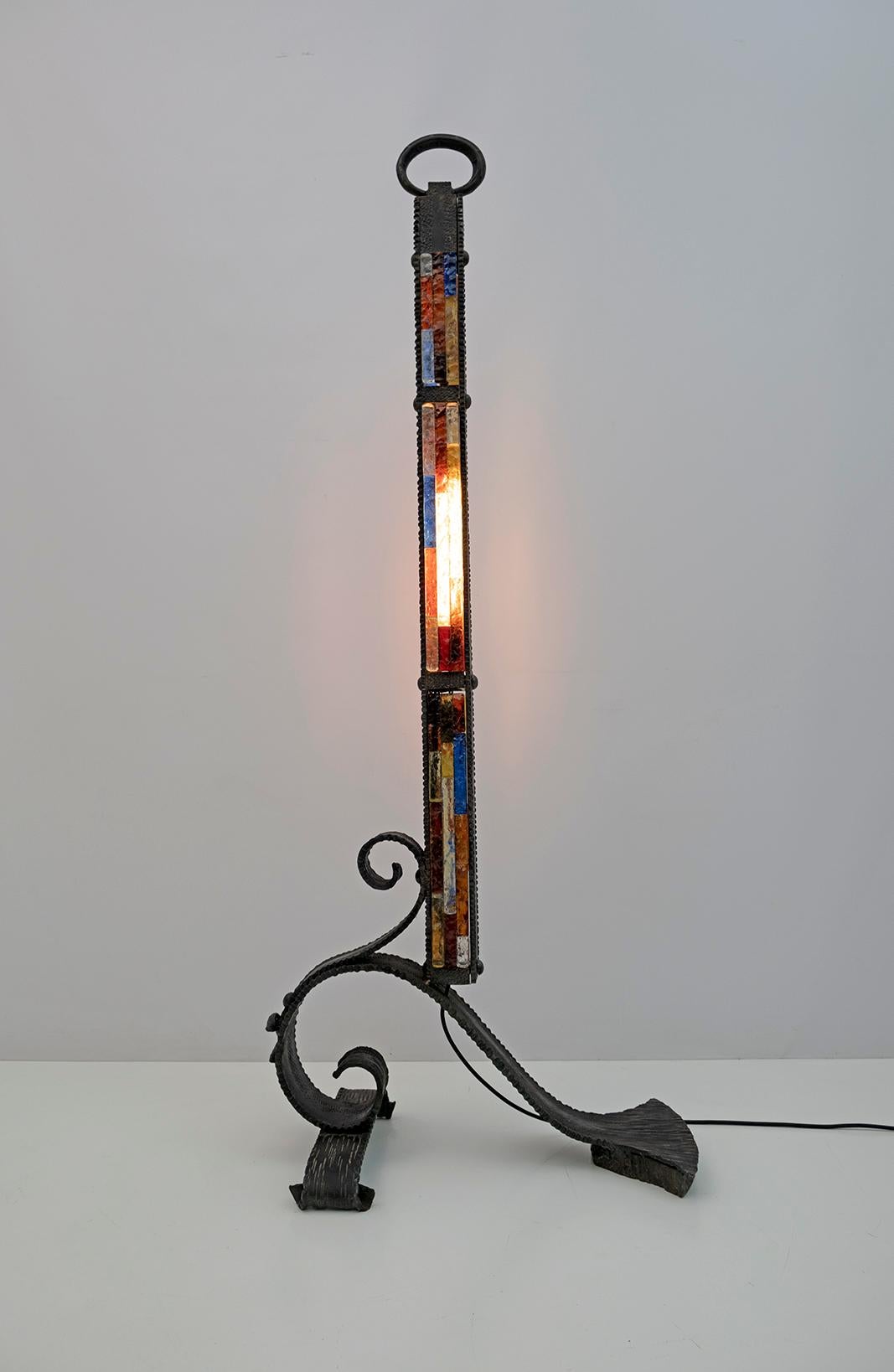 Poliarte Brutalist Italian Wrought Iron and Color Raw Glass Floor Lamp, 1960s In Good Condition For Sale In Puglia, Puglia