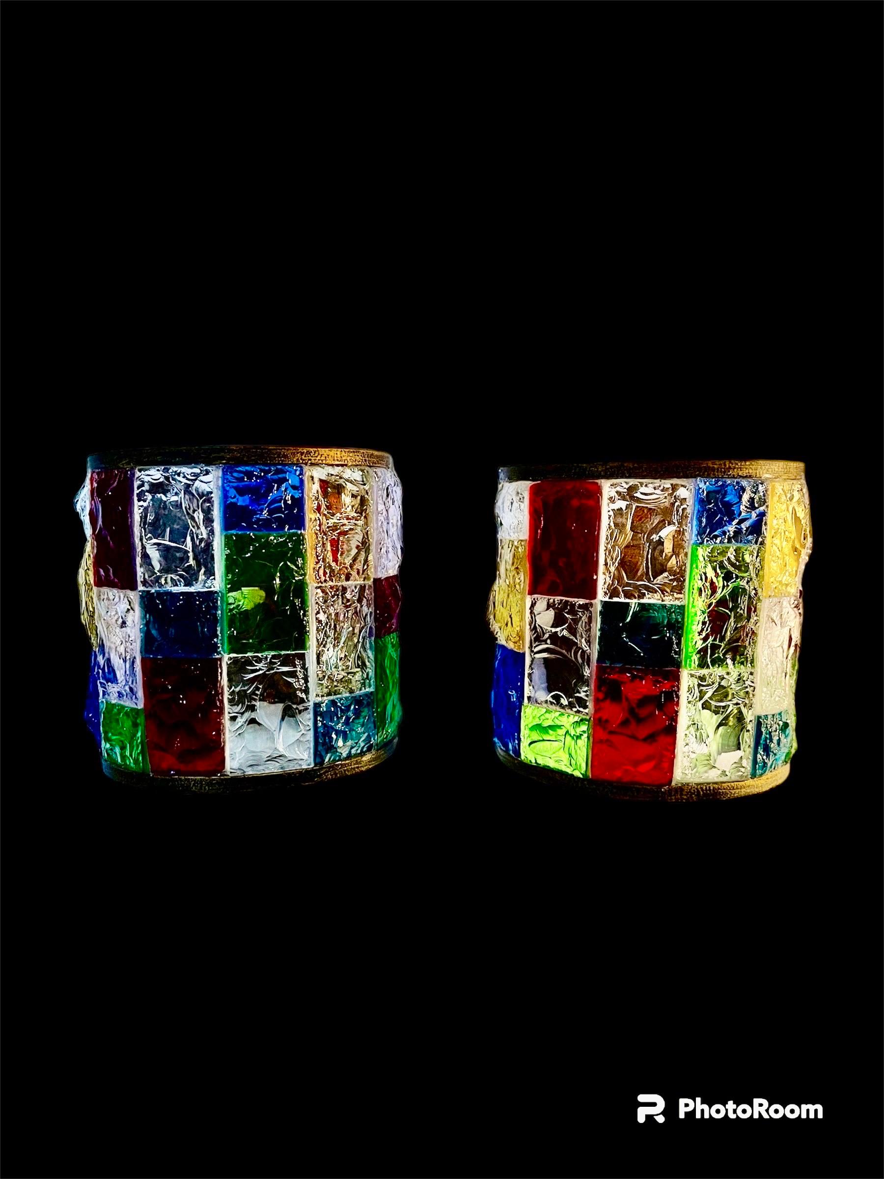 Superbe wall lighting multicolore glass Murano with brutalisat iron structure . The Design and the quality of the glass make this piece the best of the italian Design .
This unique paire of wall lighting in multicolore glass murano are exceptional