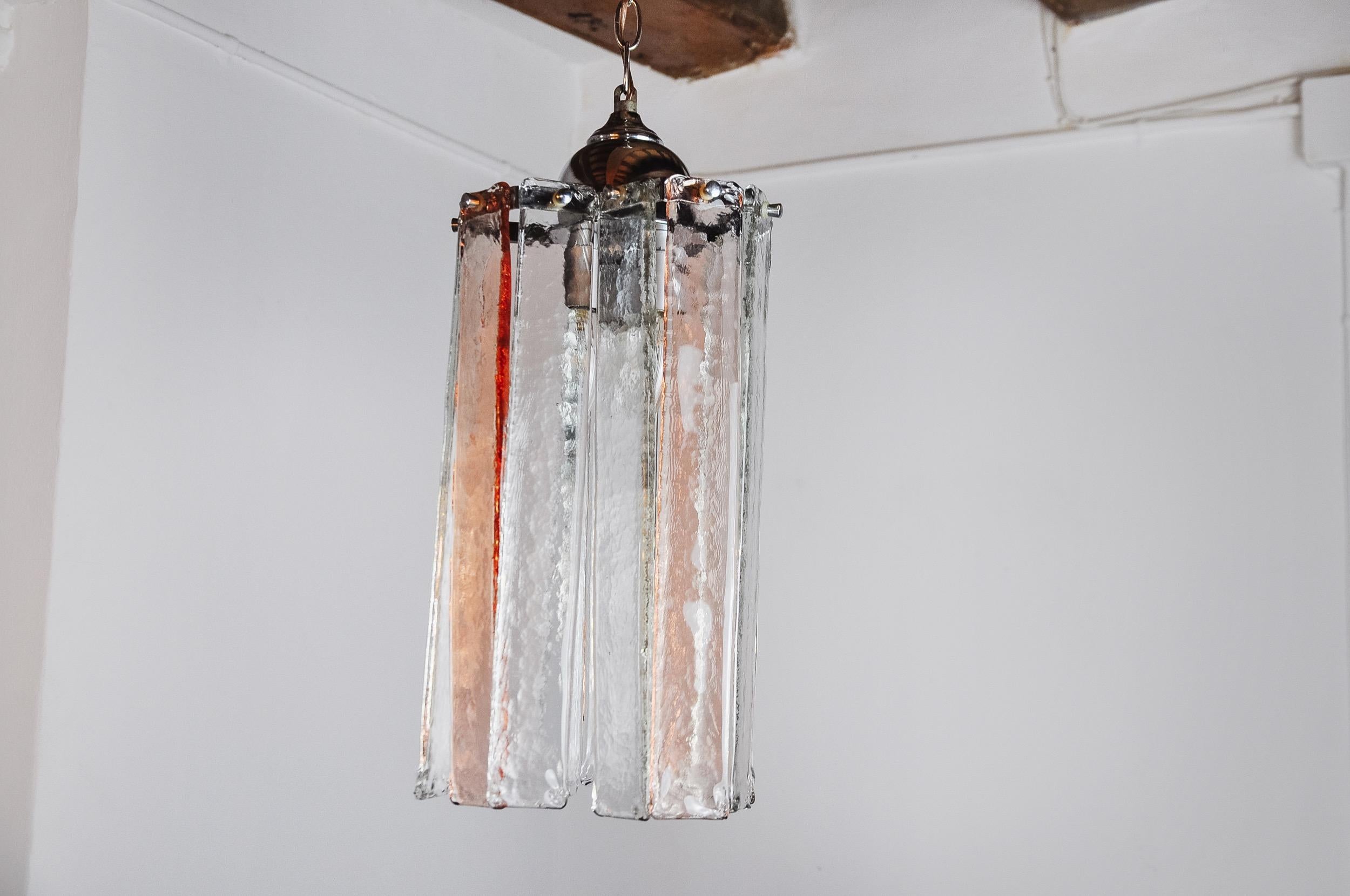 Hollywood Regency Poliarte chandelier by Albano Poli, pink and transparent murano glass, Italy, 19 For Sale