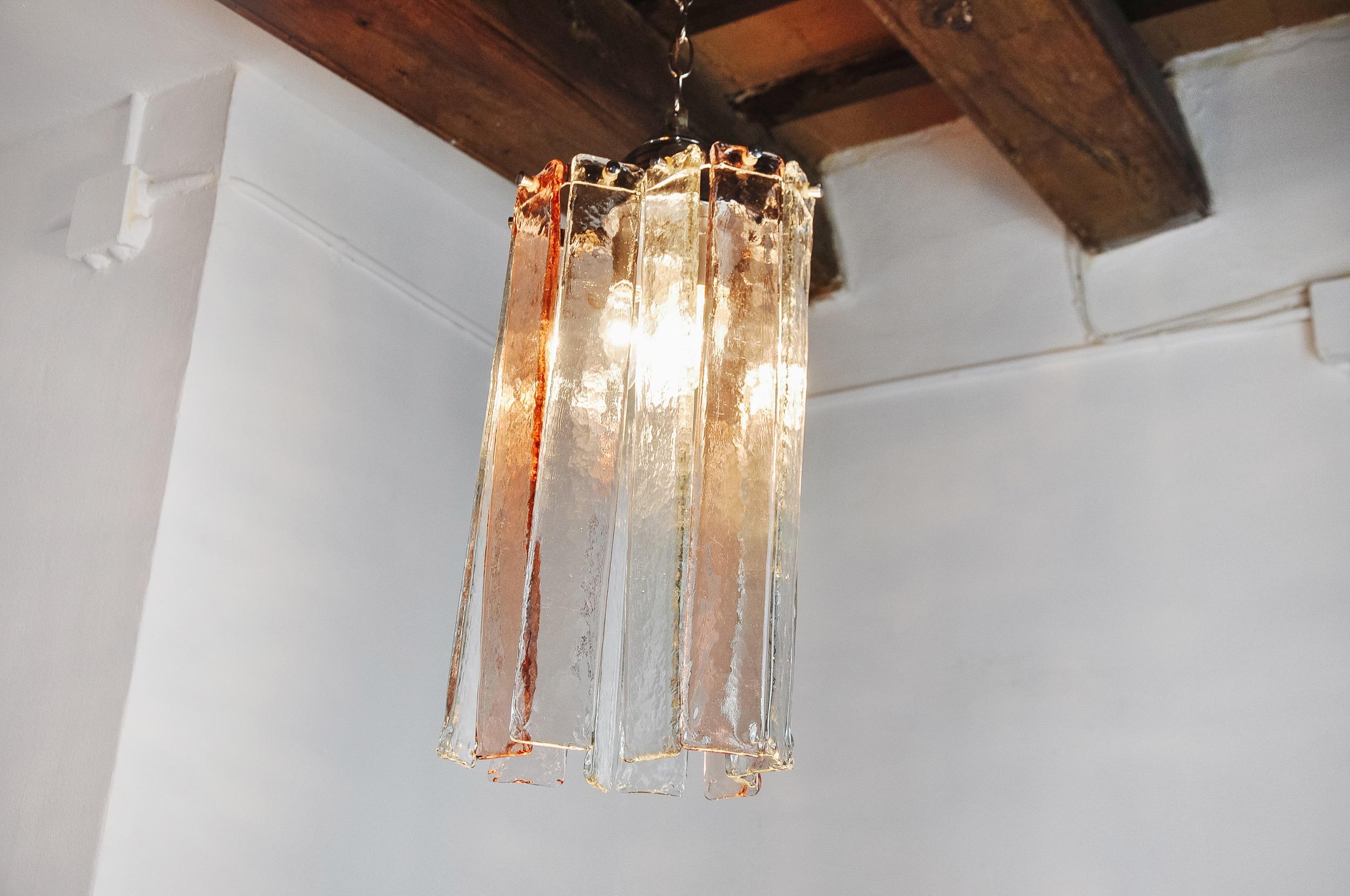Late 20th Century Poliarte chandelier by Albano Poli, pink and transparent murano glass, Italy, 19 For Sale