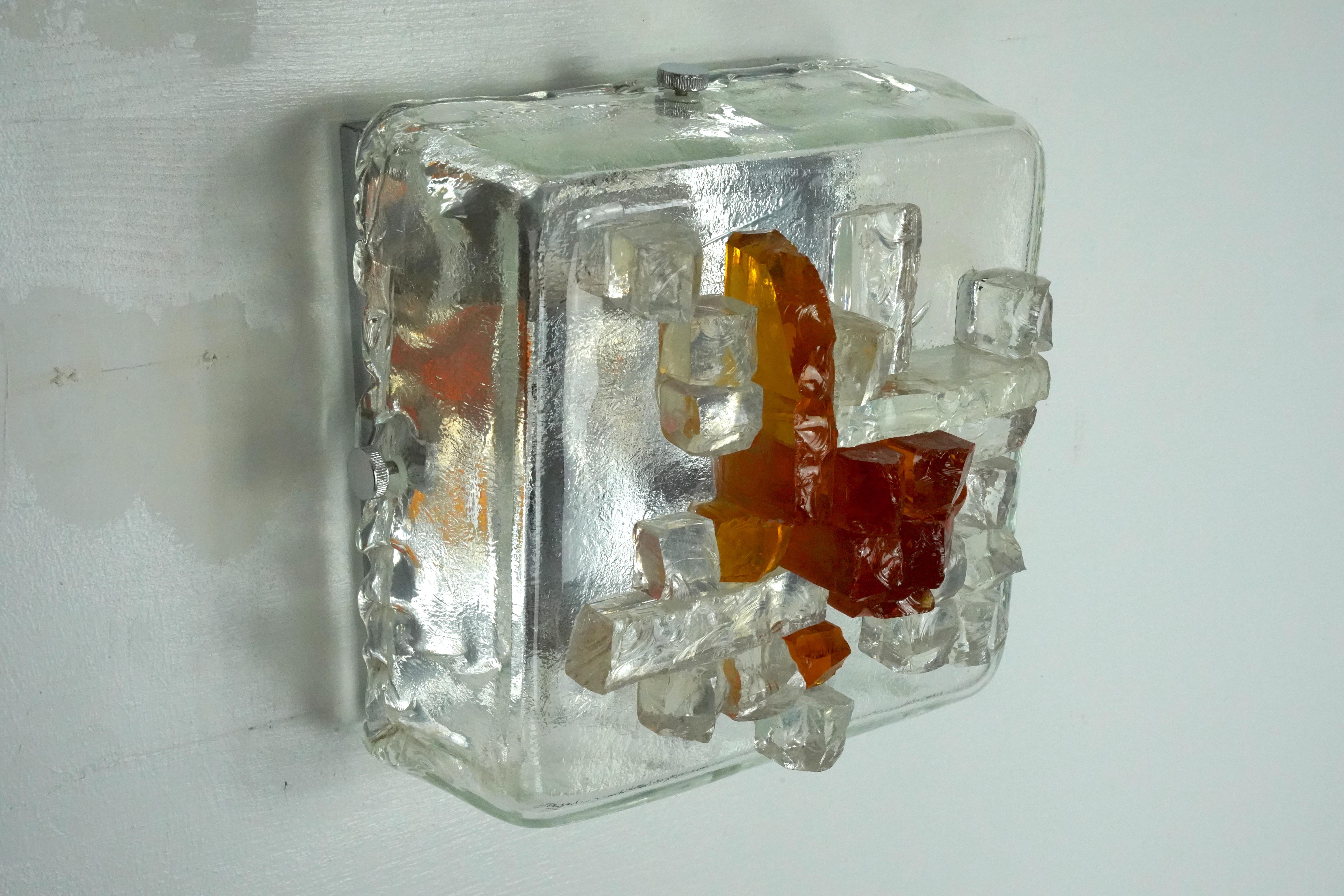 Poliarte, rare pair of wall lamps in cut murano glass. Italy 1970s For Sale 3