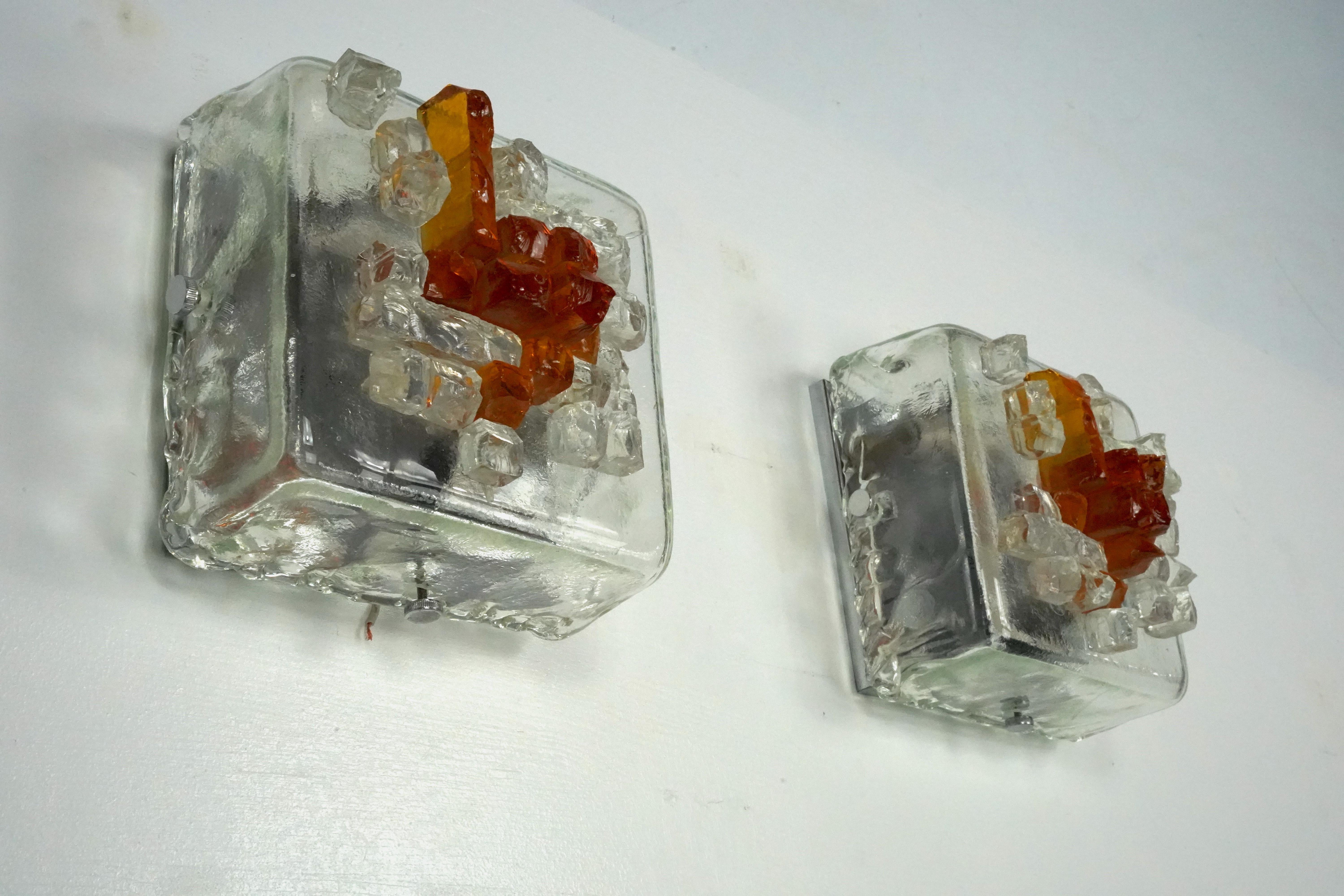 Poliarte, rare pair of wall lamps in cut murano glass. Italy 1970s For Sale 4