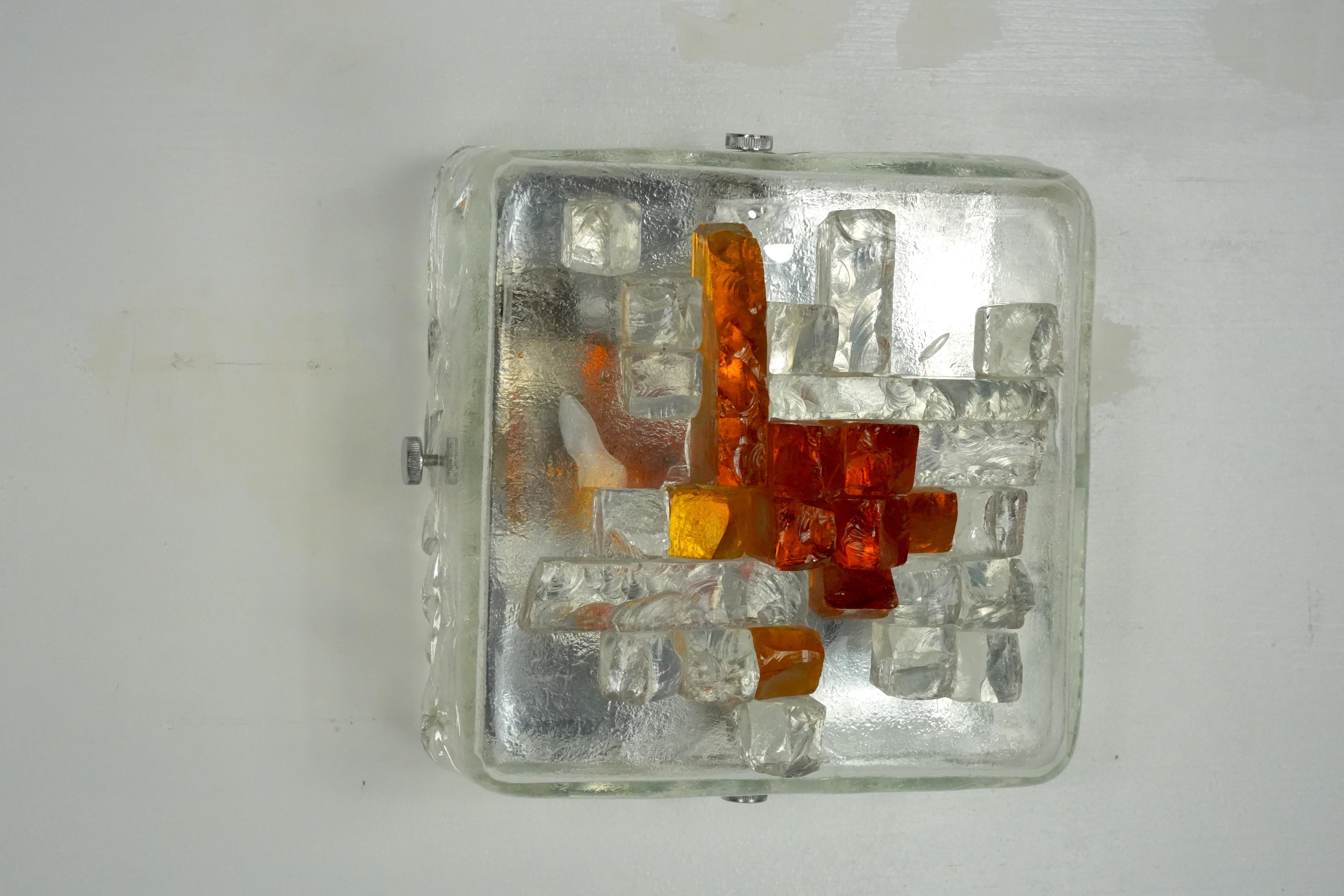 Poliarte, rare pair of wall lamps in cut murano glass. Italy 1970s For Sale 1