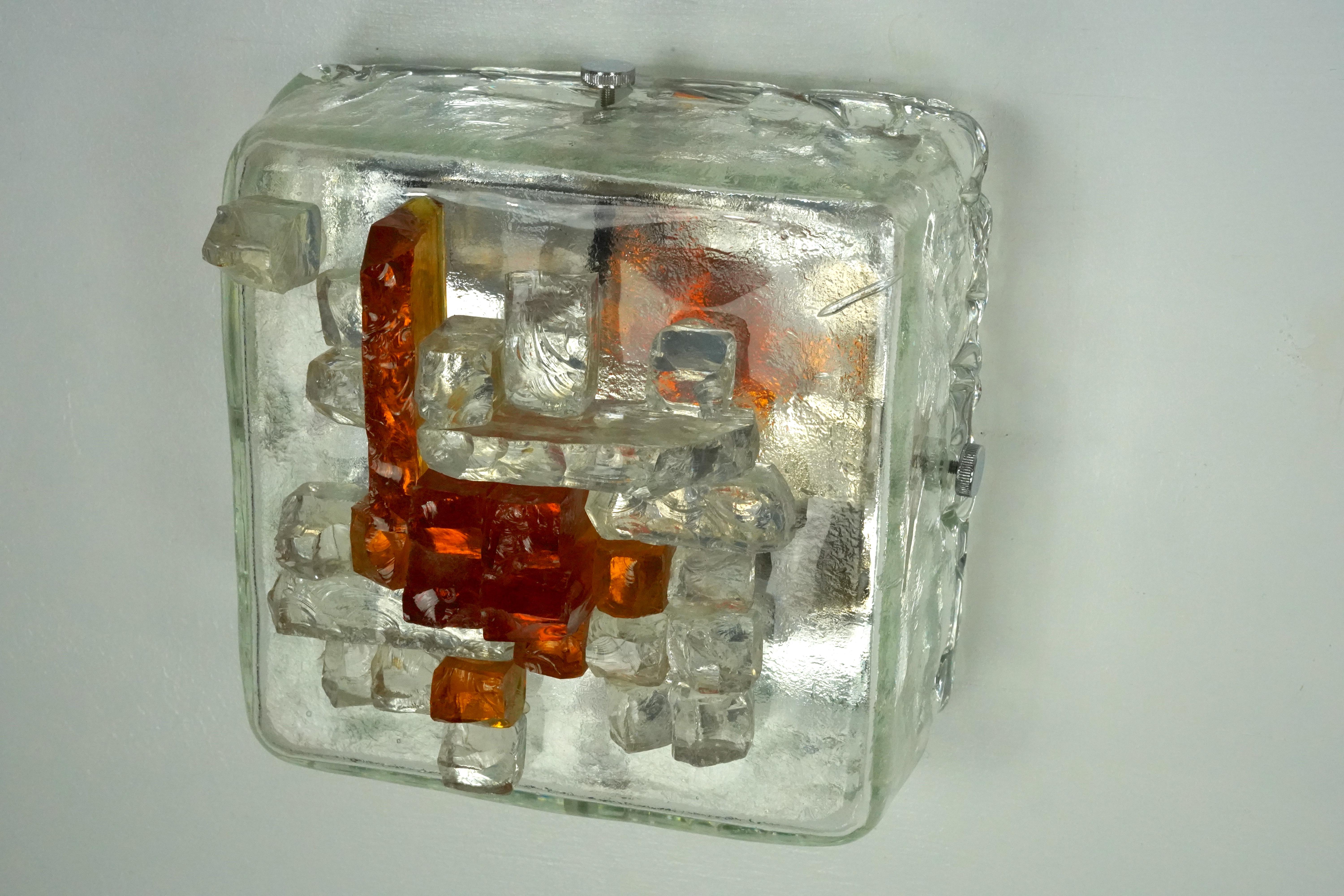 Poliarte, rare pair of wall lamps in cut murano glass. Italy 1970s For Sale 2