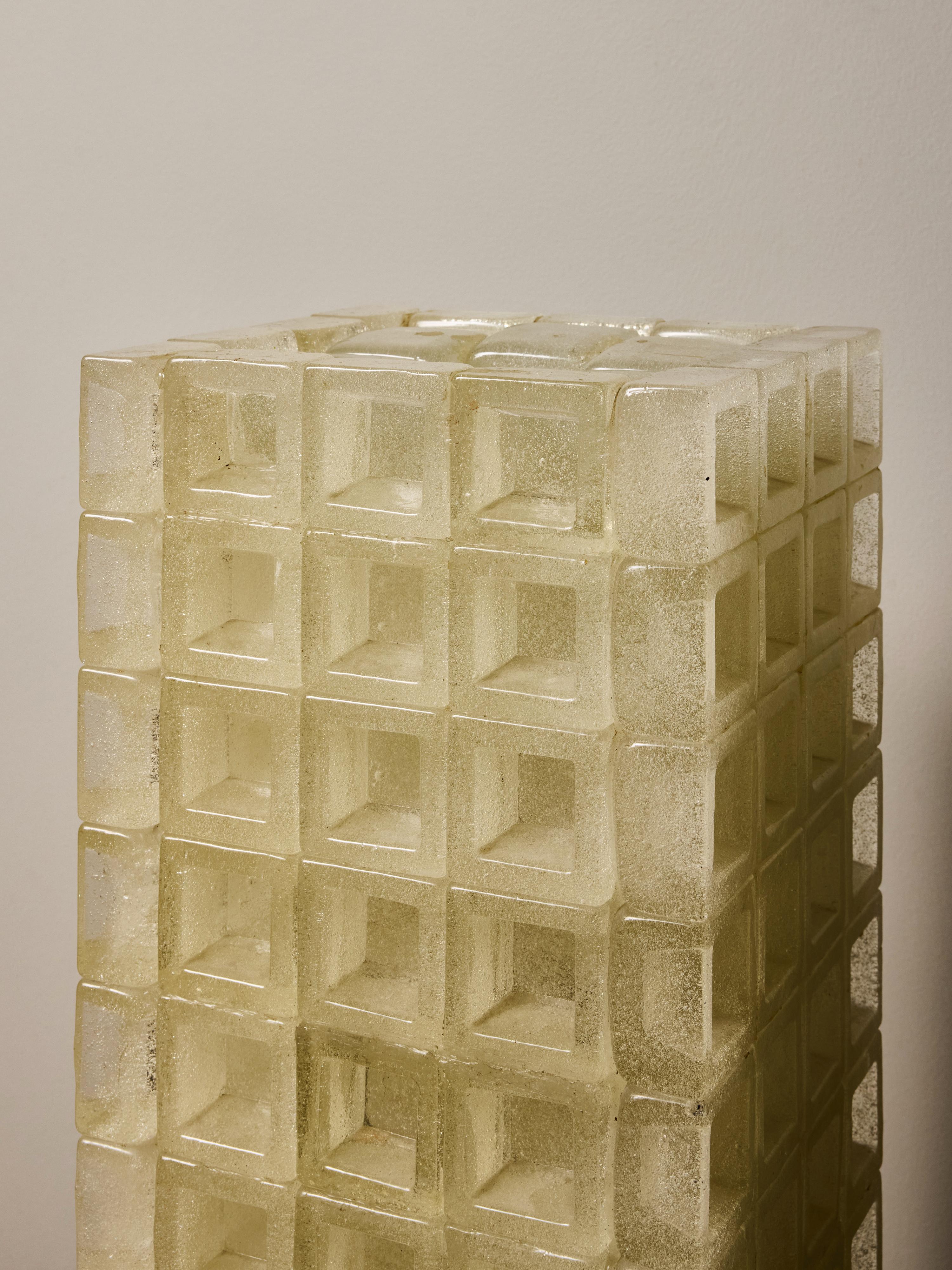 Fin du 20e siècle Poliarte - Lampadaire sculptural à cubes en verre en vente