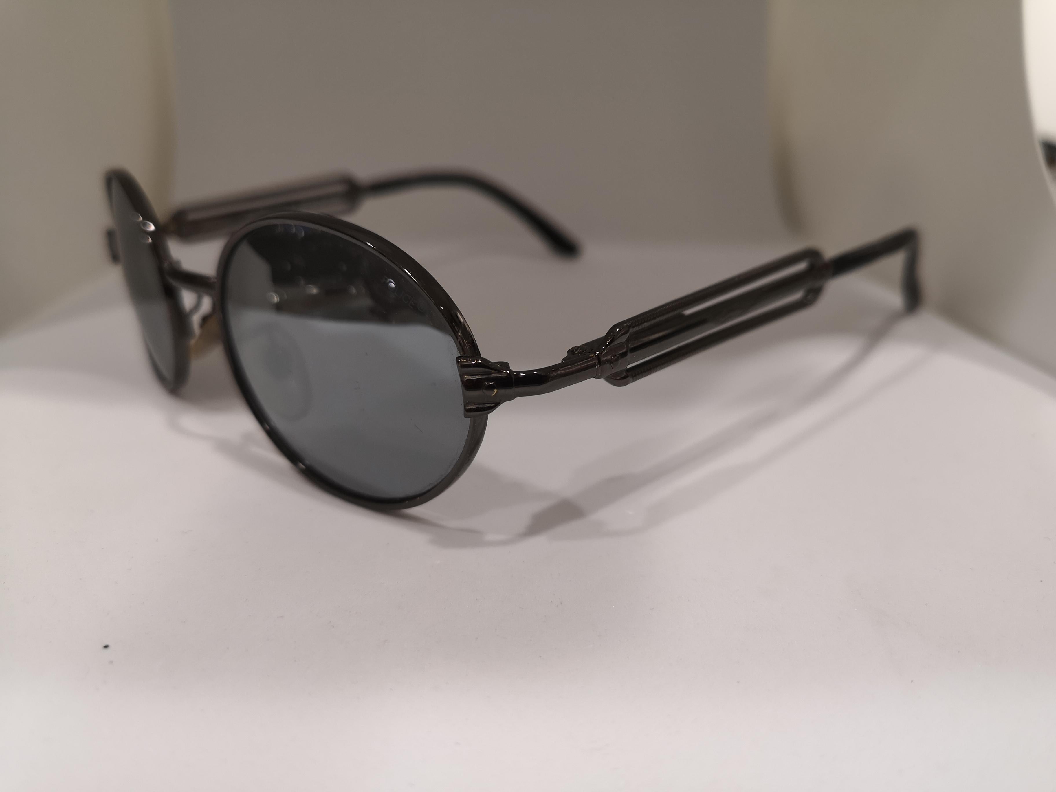 Polizei: schwarze Sonnenbrille im Angebot 1