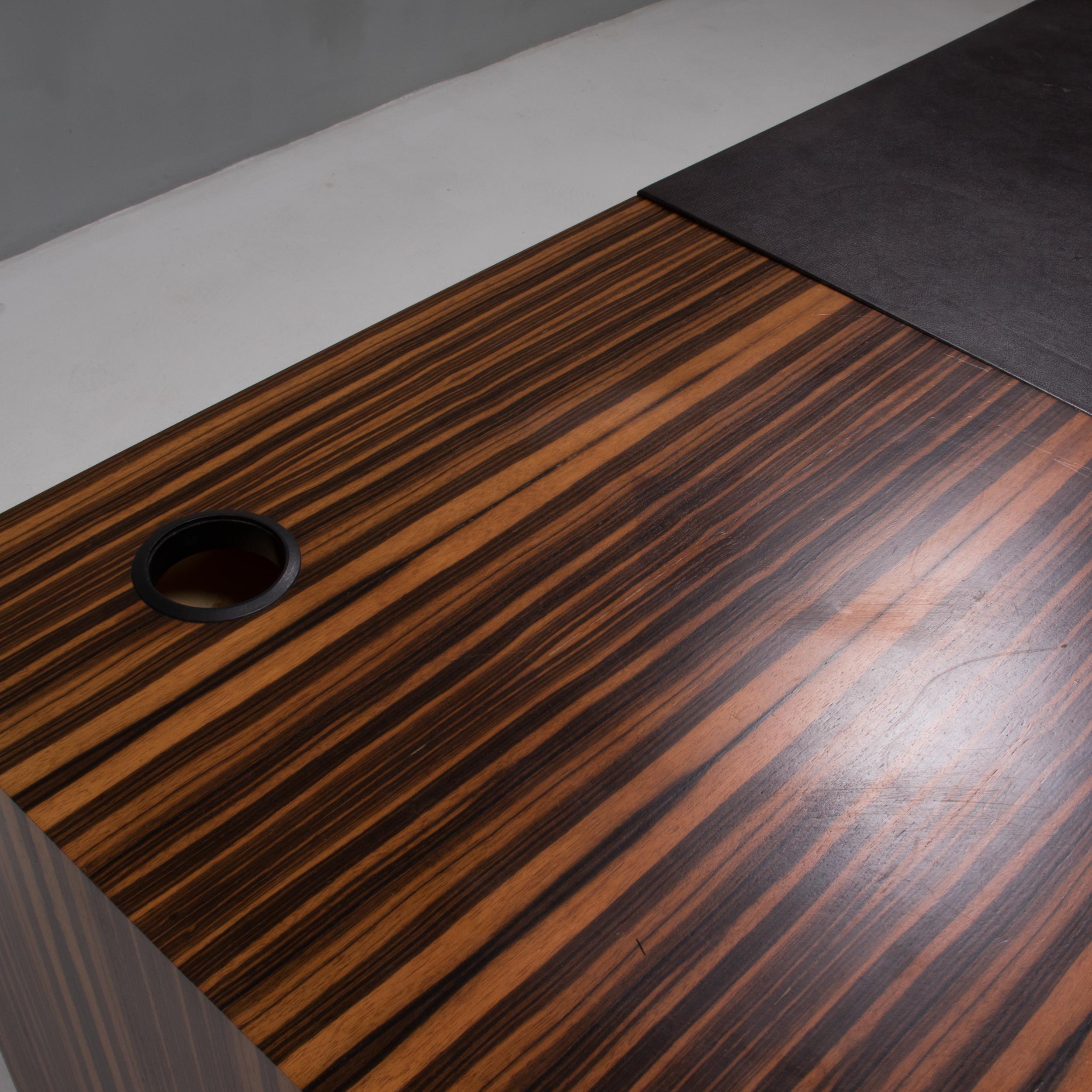 Poliform Wood & Leather Desk With Storage Units 11