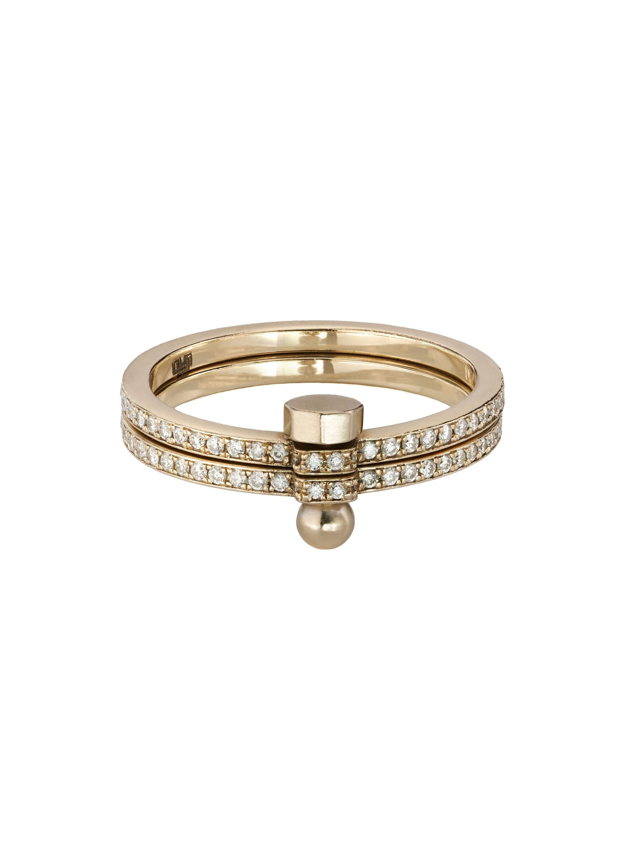 Dieser Ring aus der SYNDESIS-Kollektion von POLINA ELLIS besteht aus zwei durchgehenden, mit einer Schraube verbundenen Bändern. 
Handgefertigt aus 18 Karat rohem Weißgold mit 0,48 Karat weißen Diamanten im Brillantschliff. 
Der Innenumfang des