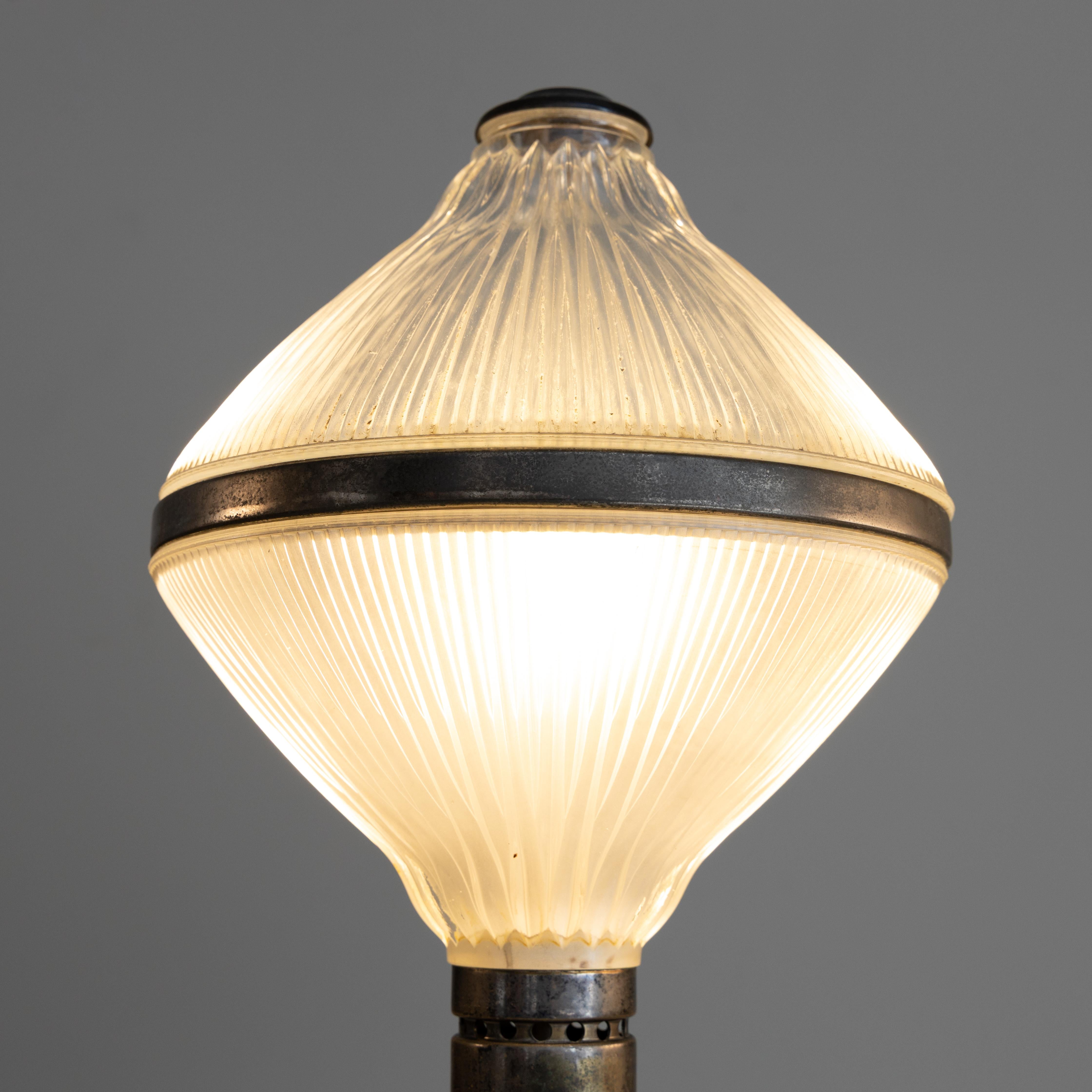 Polinnia table Lamp in metal ang glass by Studio BBPR, mid-century en vente 3