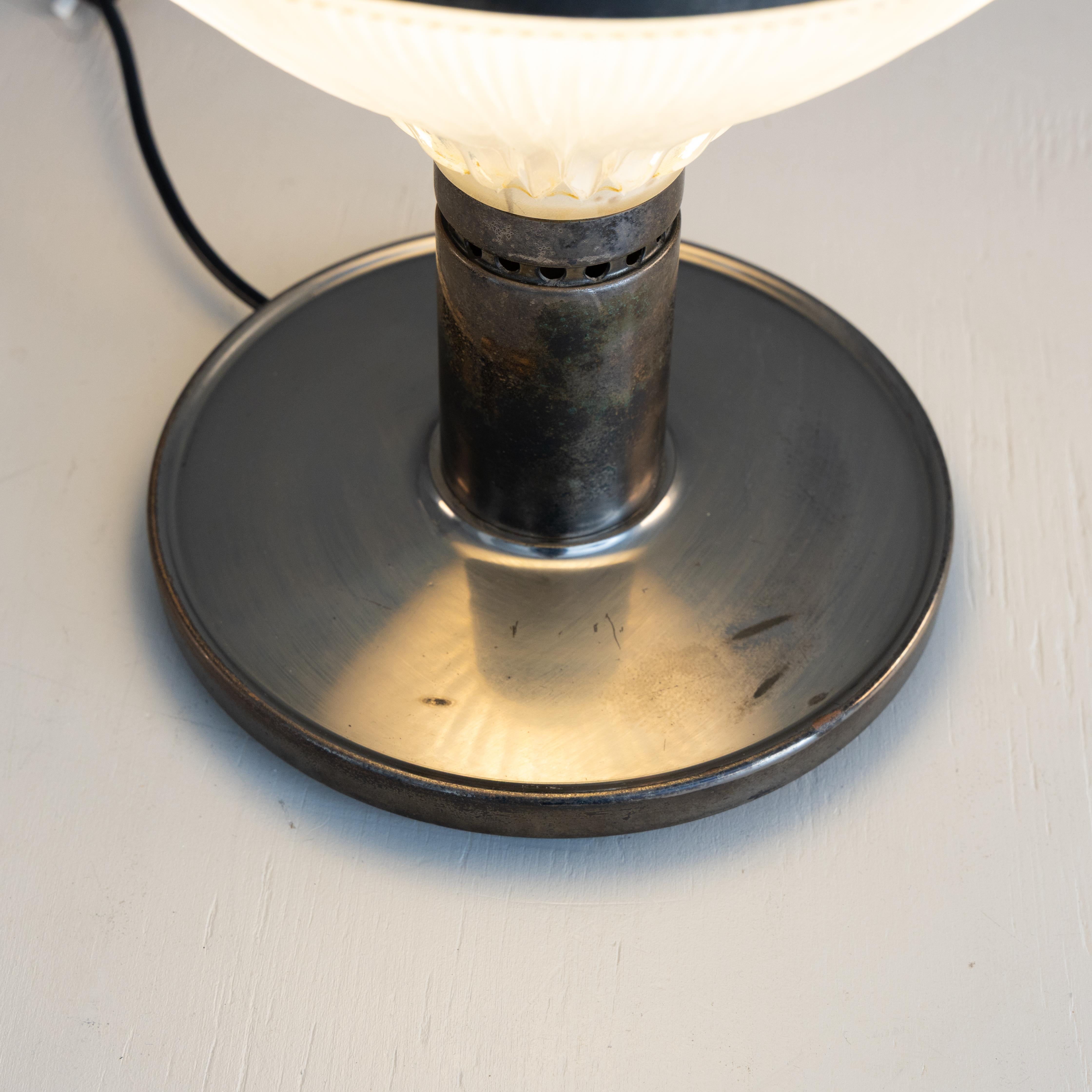 italien Polinnia table Lamp in metal ang glass by Studio BBPR, mid-century en vente