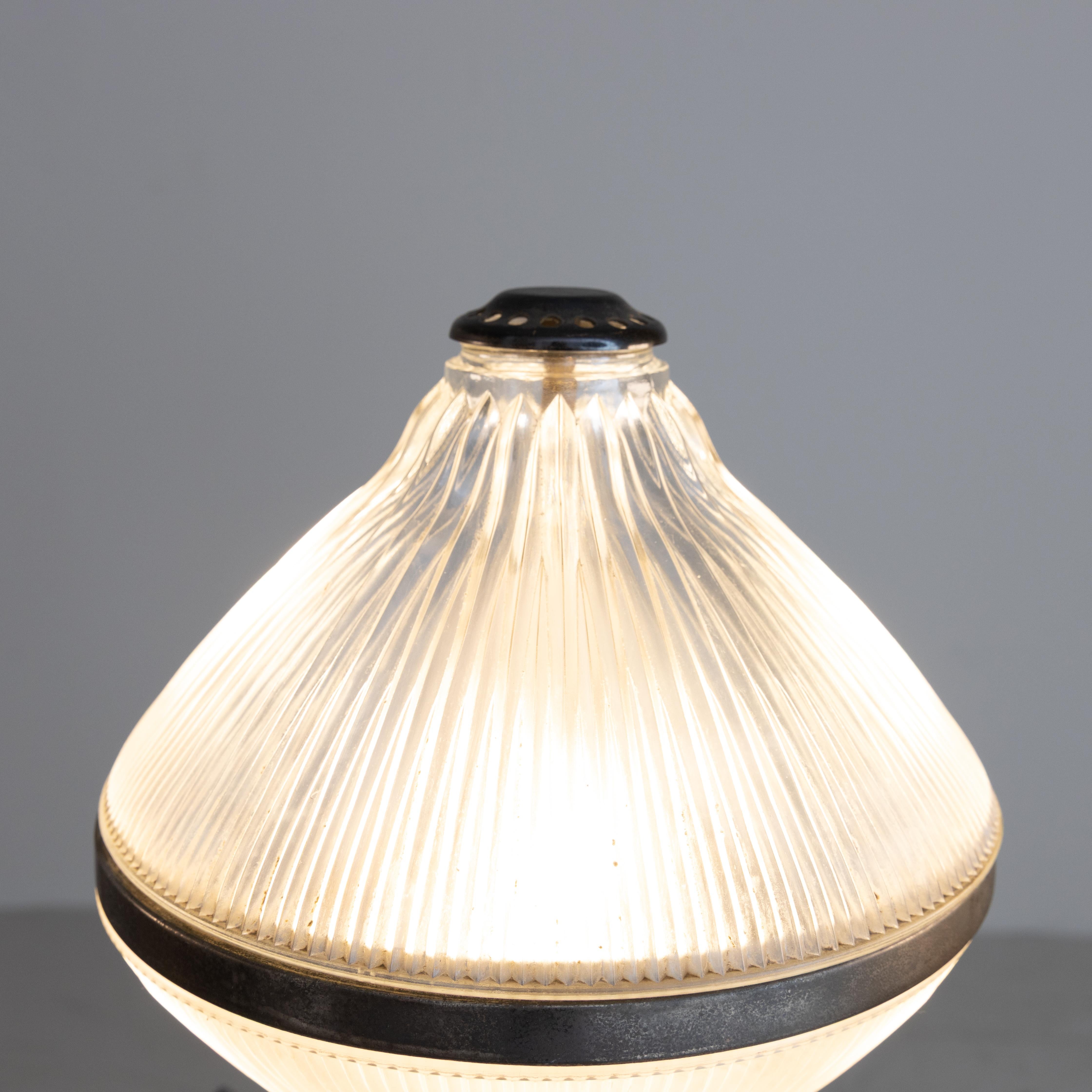 Métal Polinnia table Lamp in metal ang glass by Studio BBPR, mid-century en vente