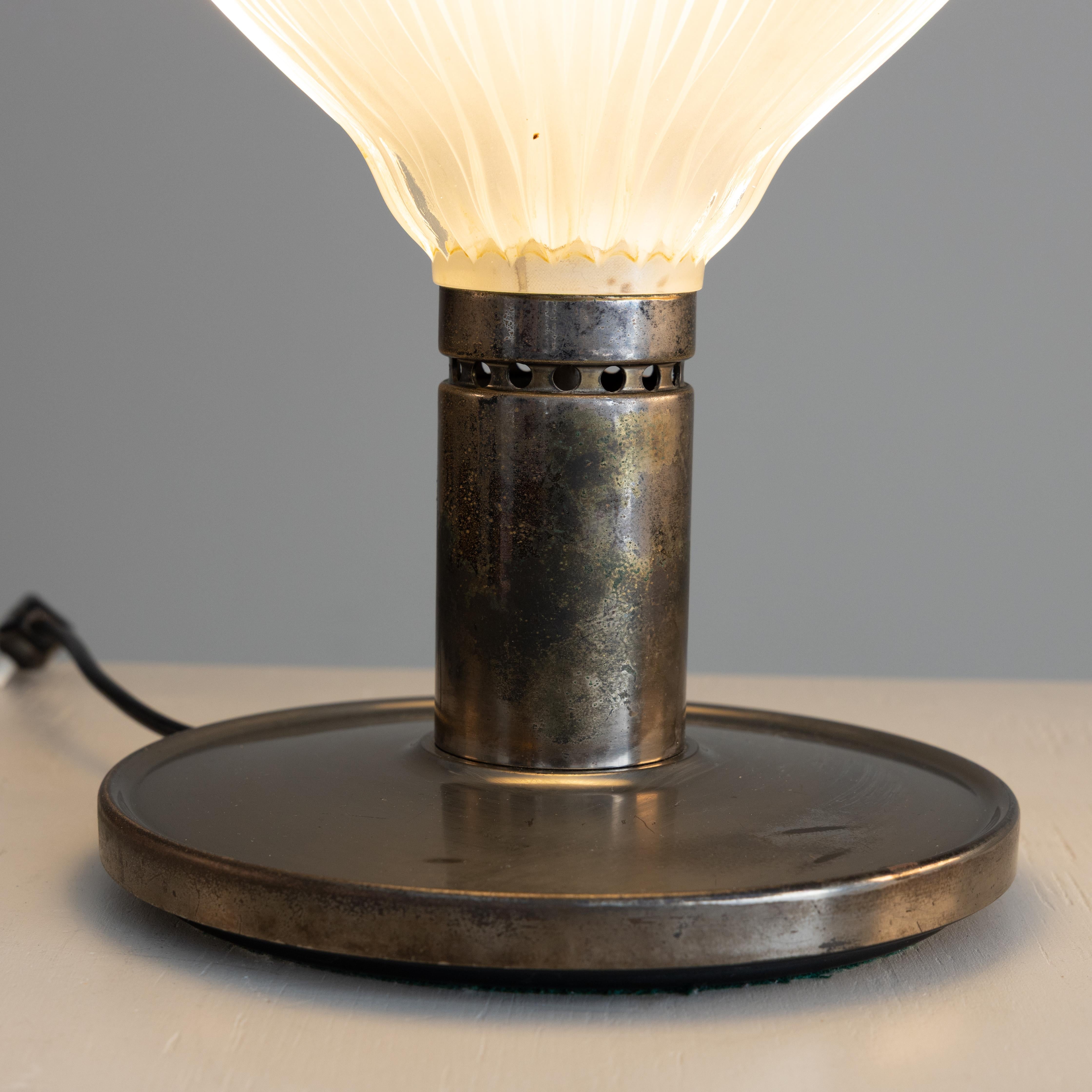 Polinnia table Lamp in metal ang glass by Studio BBPR, mid-century en vente 2