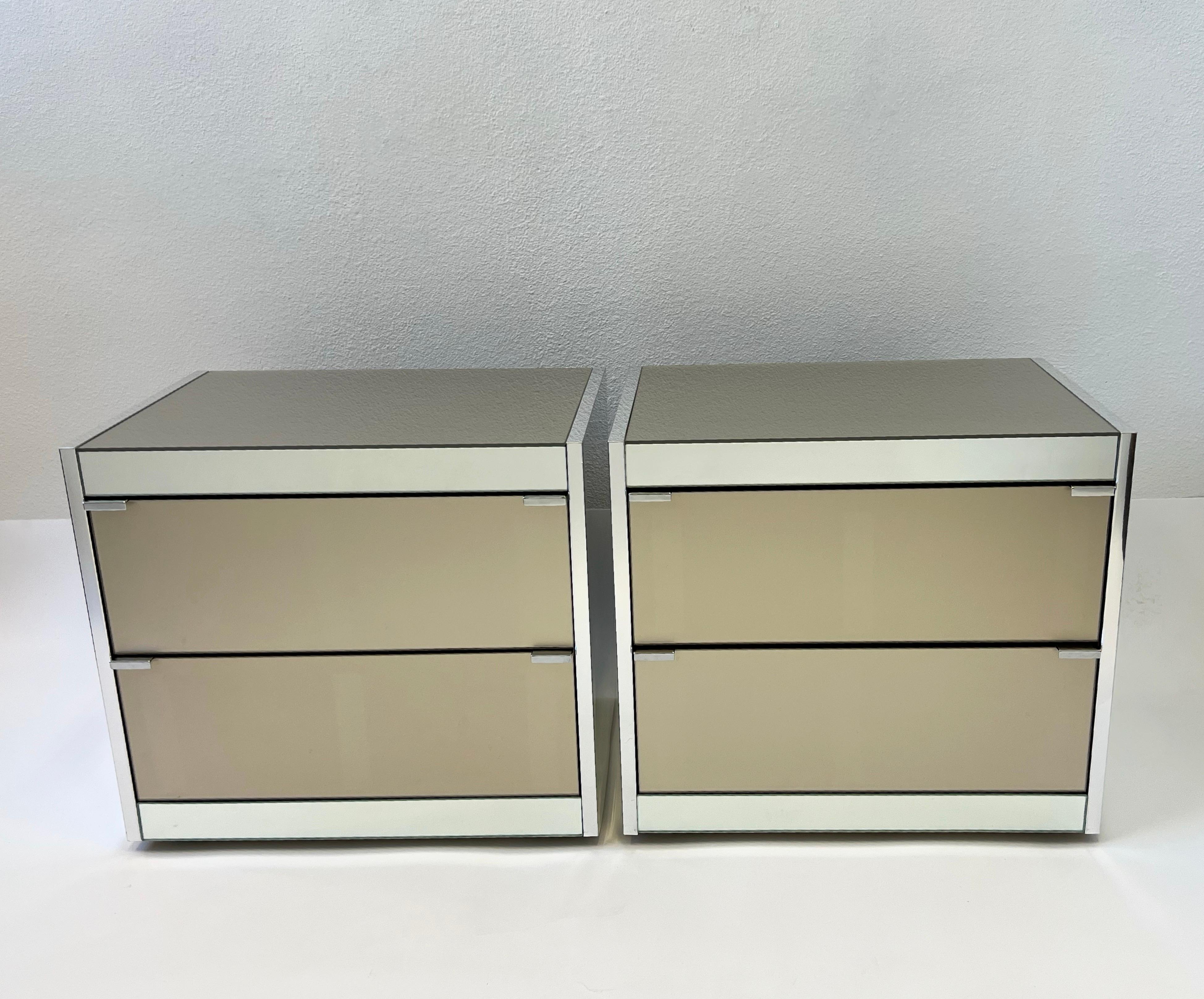 Modern Polish Aluminum and Mirror Pair of Nightstands by Ello