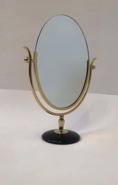 Miroir de coiffeuse à chevrons en laiton poli et laqué noir de Charles Hollis Jones