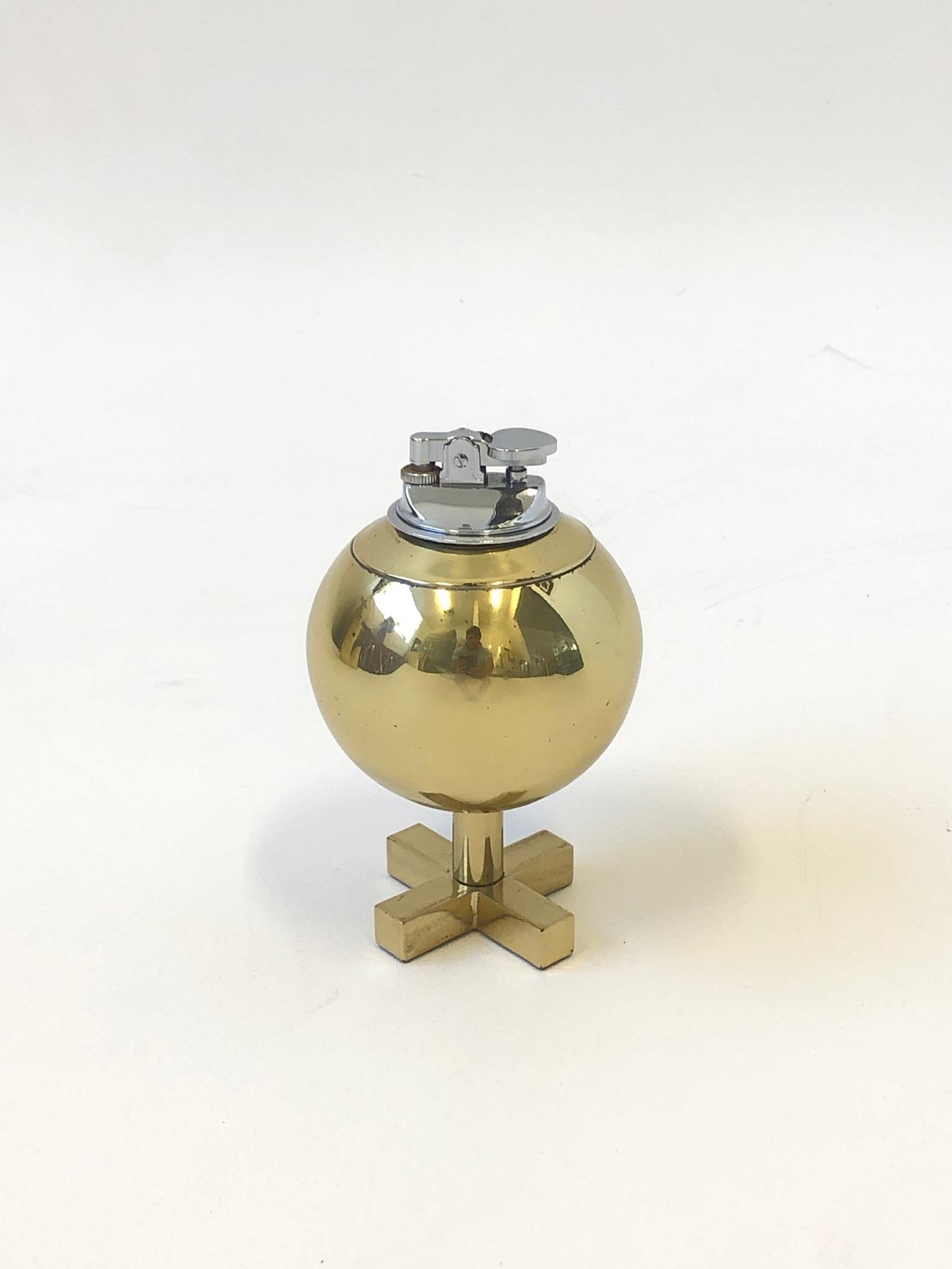 Lucidato Set di accessori da scrivania in ottone e lucite di Charles Hollis Jones in vendita