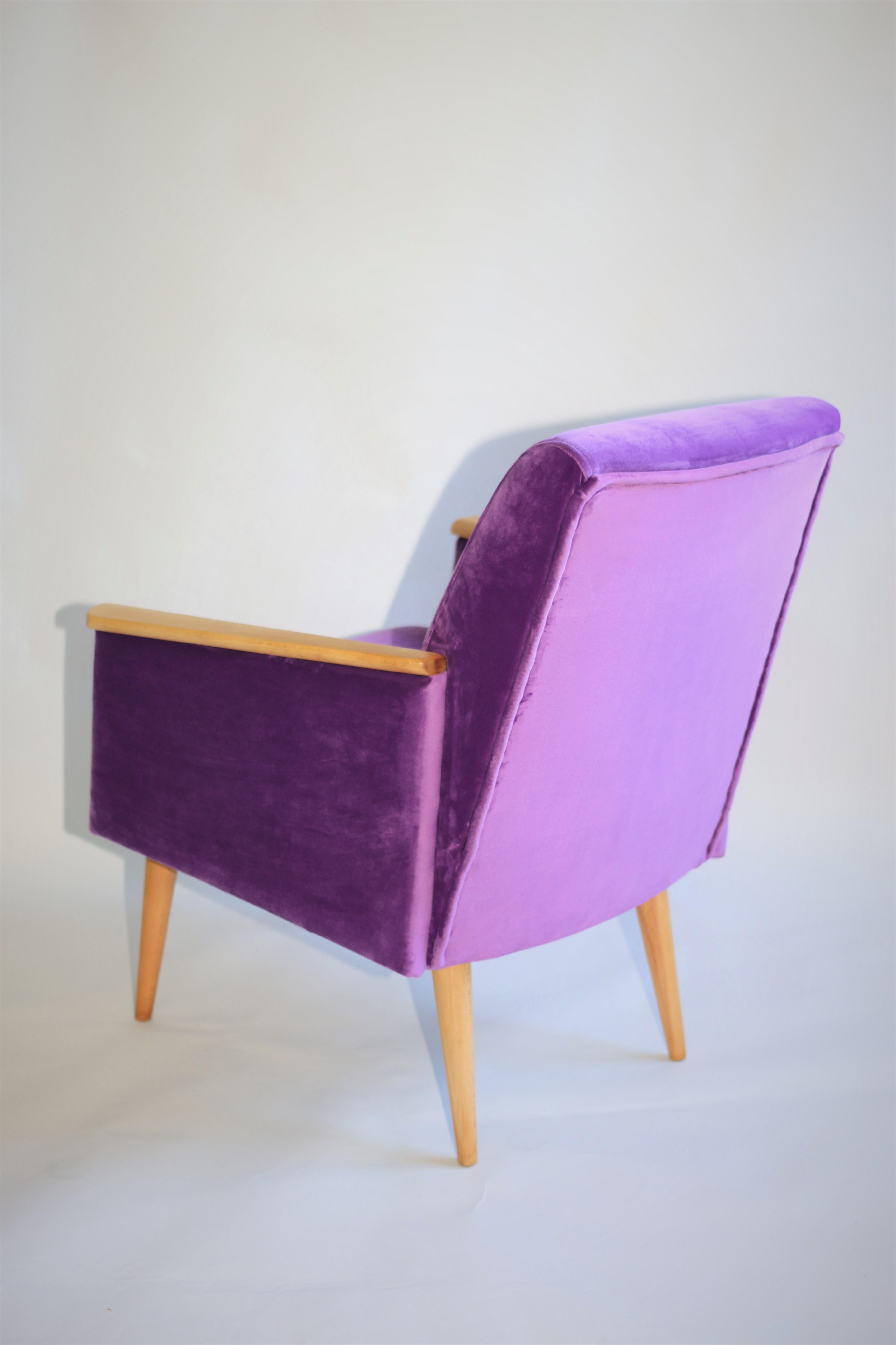 Polish Club Armchair in Purple Velvet from 1970s For Sale 1