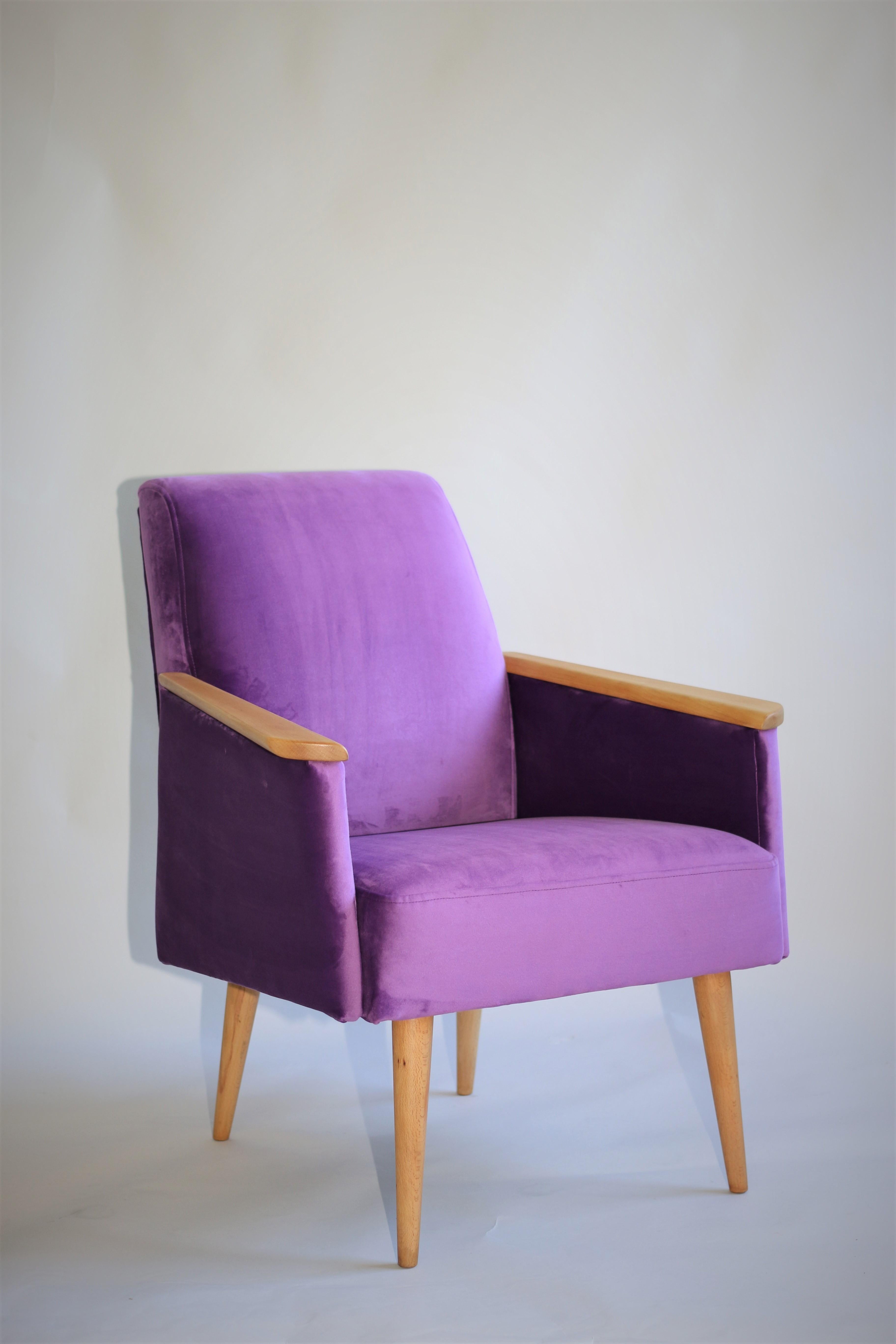 Polish Club Armchair in Purple Velvet from 1970s For Sale 3