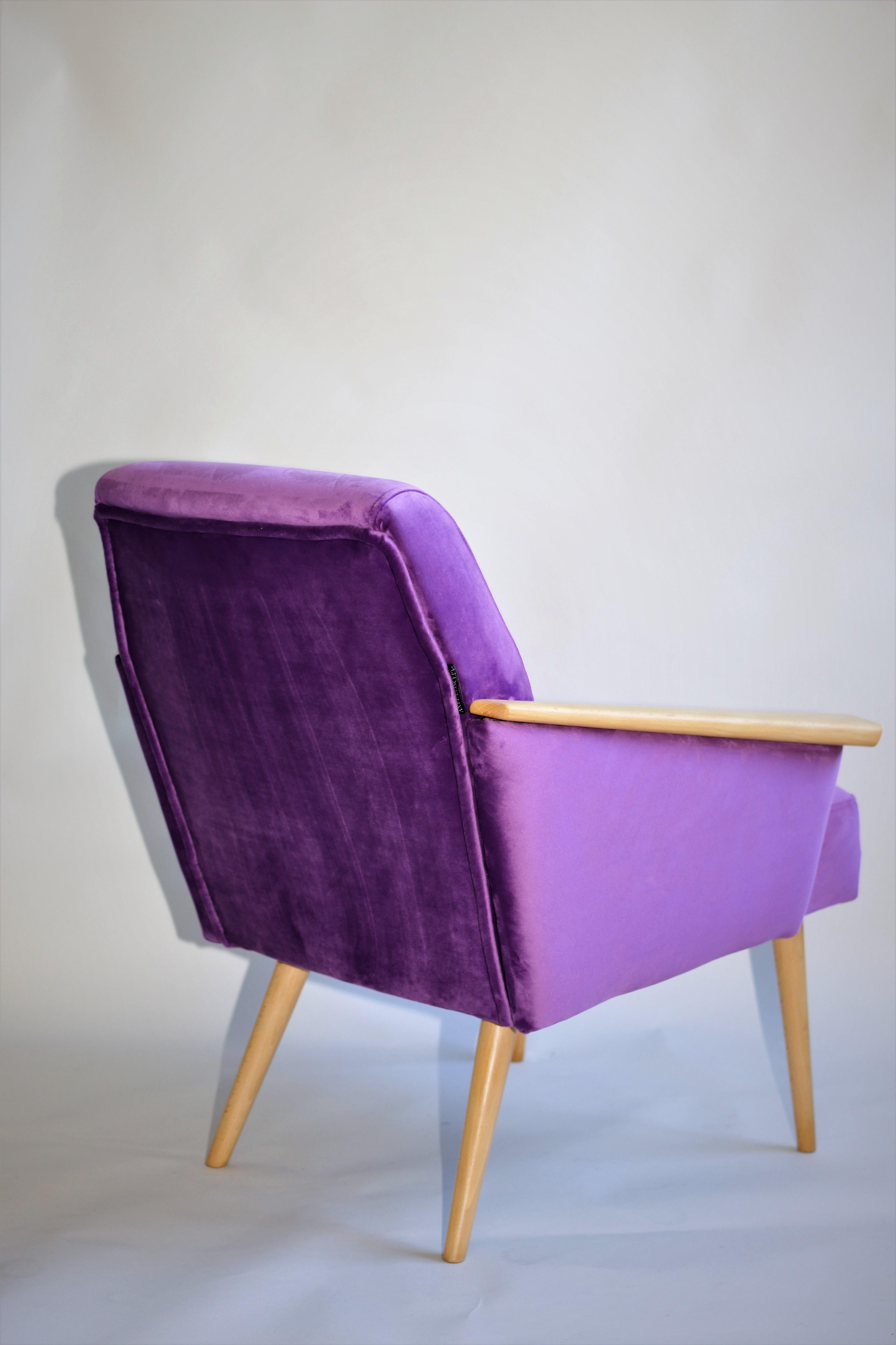 Polish Club Armchair in Purple Velvet from 20th Century For Sale 1