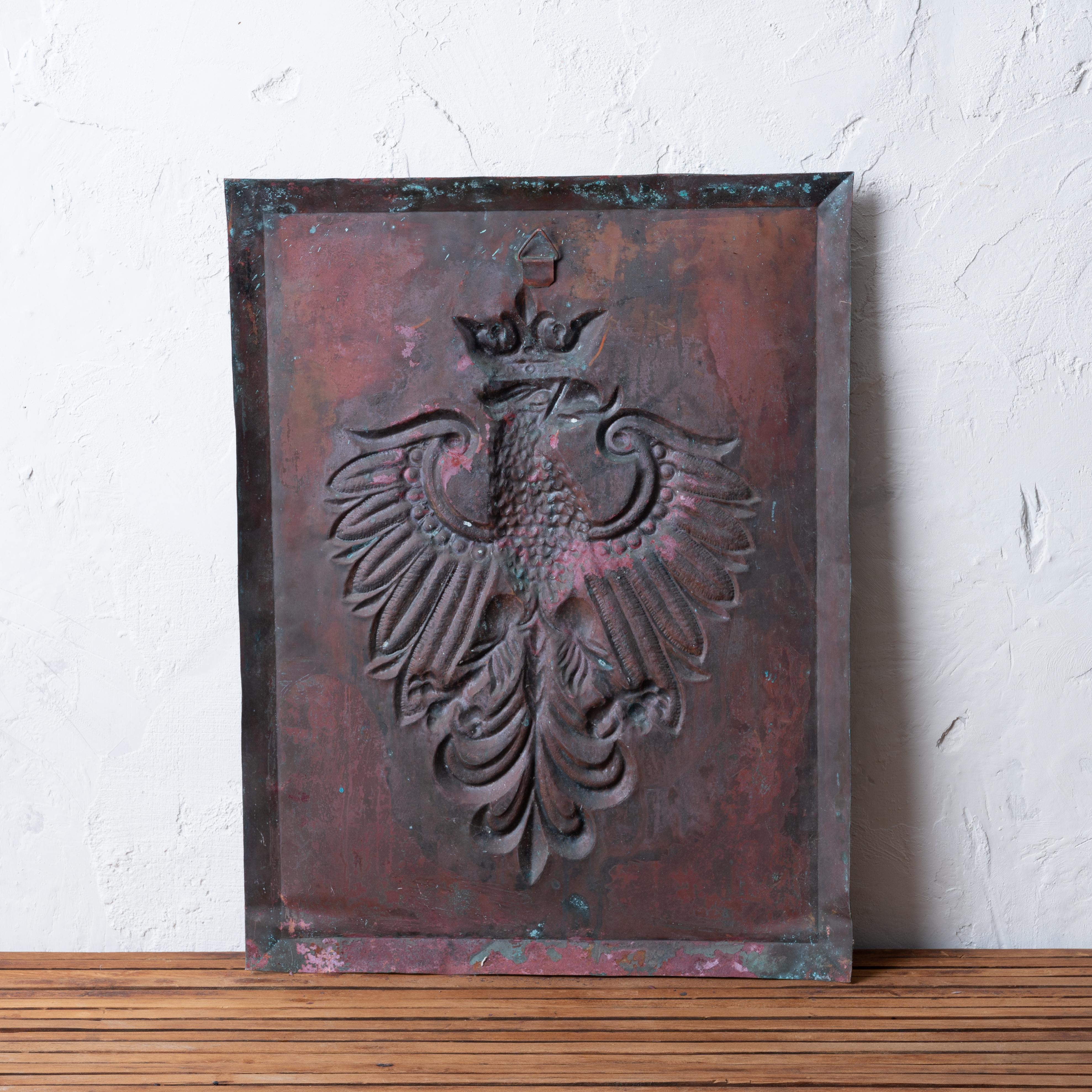 Polnischer Wappenmantel, Kupferreliefplakette mit Wappen im Angebot 1