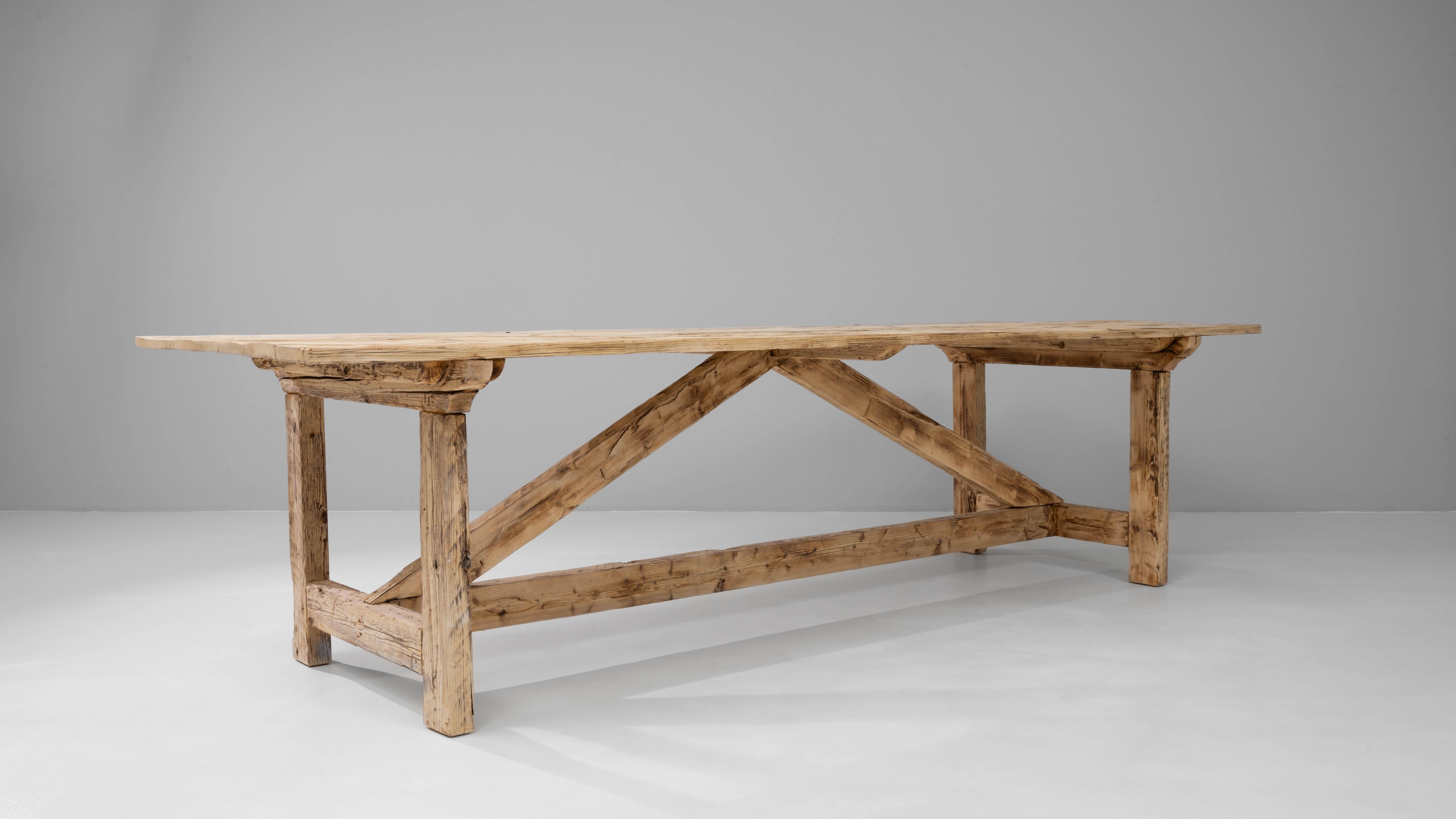 Mesa de comedor con caballete de pino polaco en venta 1