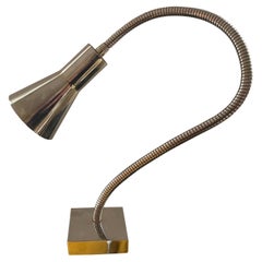 Lámpara de mesa de acero polaco con reflector flexible de Michel Boyer, Francia 1968.