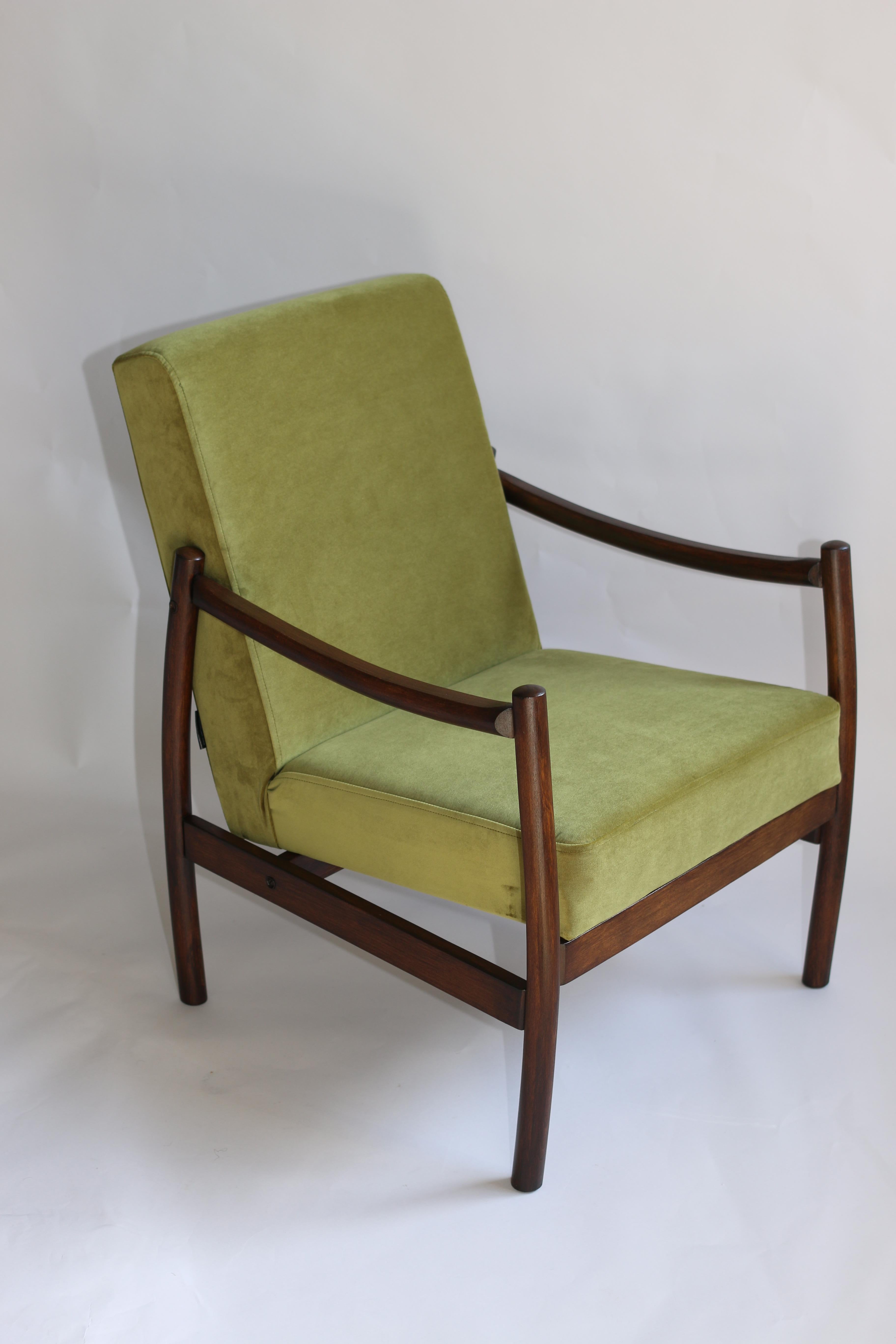 Polish Vintage Armchairs in Green Velvet from 1970s In Excellent Condition For Sale In Wroclaw, PL